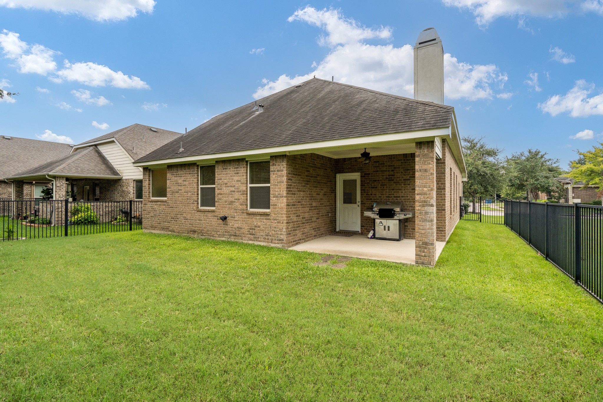 18918 Cove Pointe Dr Property Photo 8