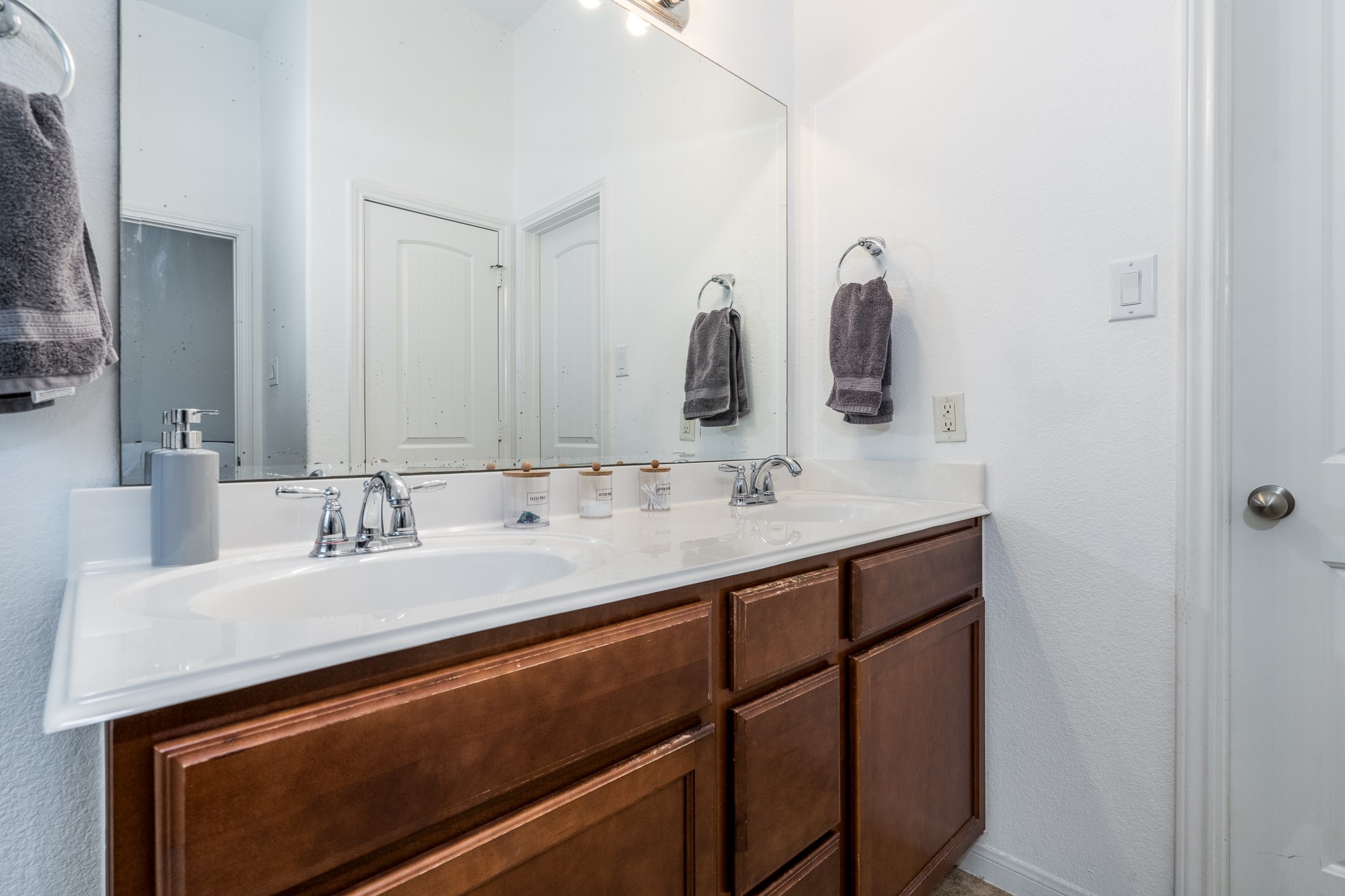 18918 Cove Pointe Dr Property Photo 25