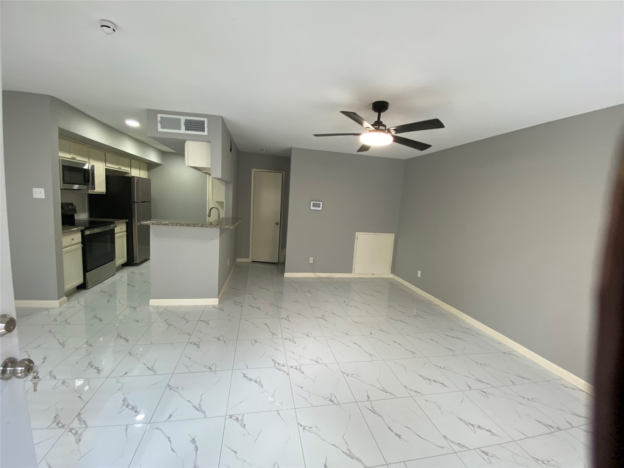 6633 W Airport Boulevard 1304 Property Photo 8