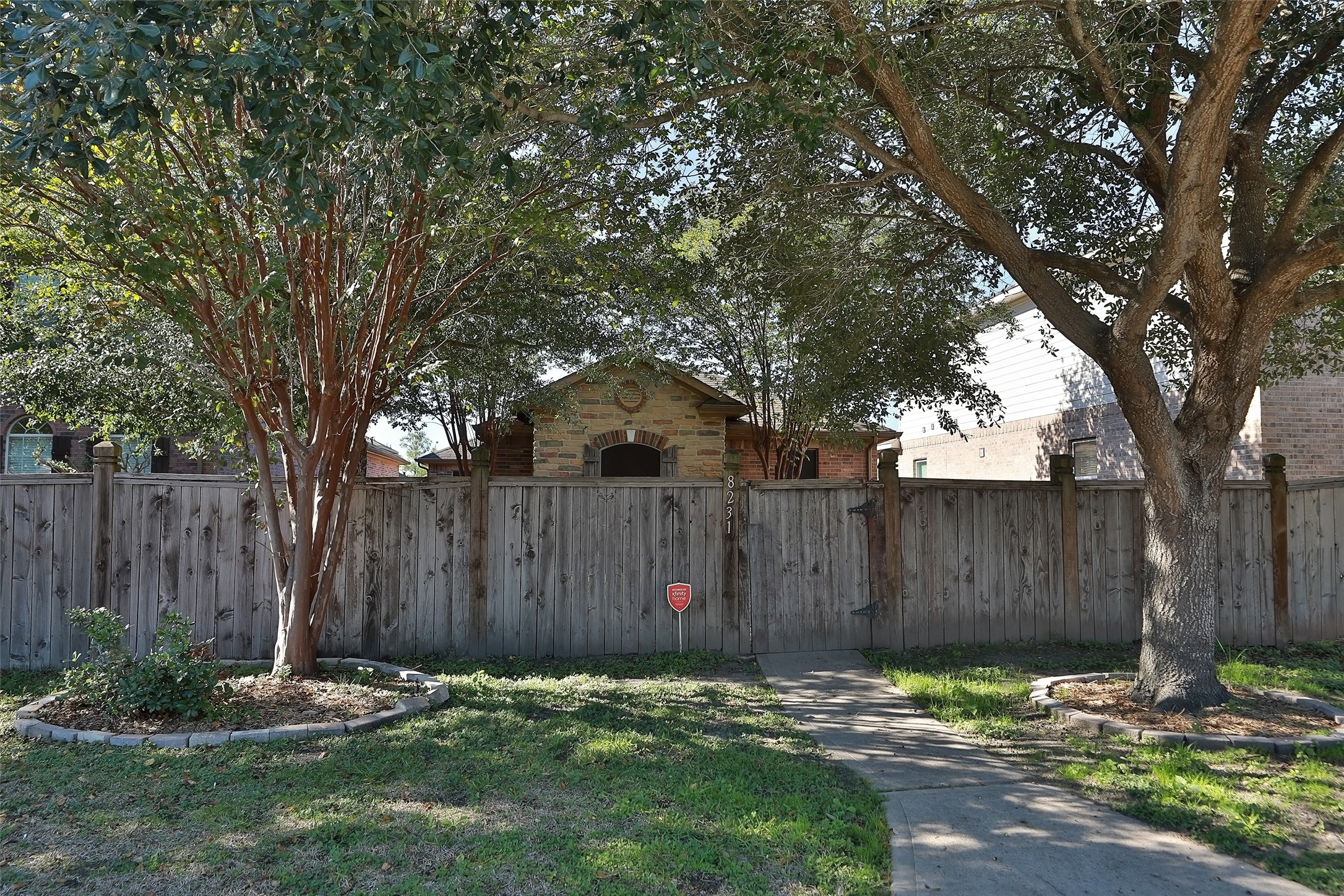 8231 Gran Villa Drive Property Photo 3