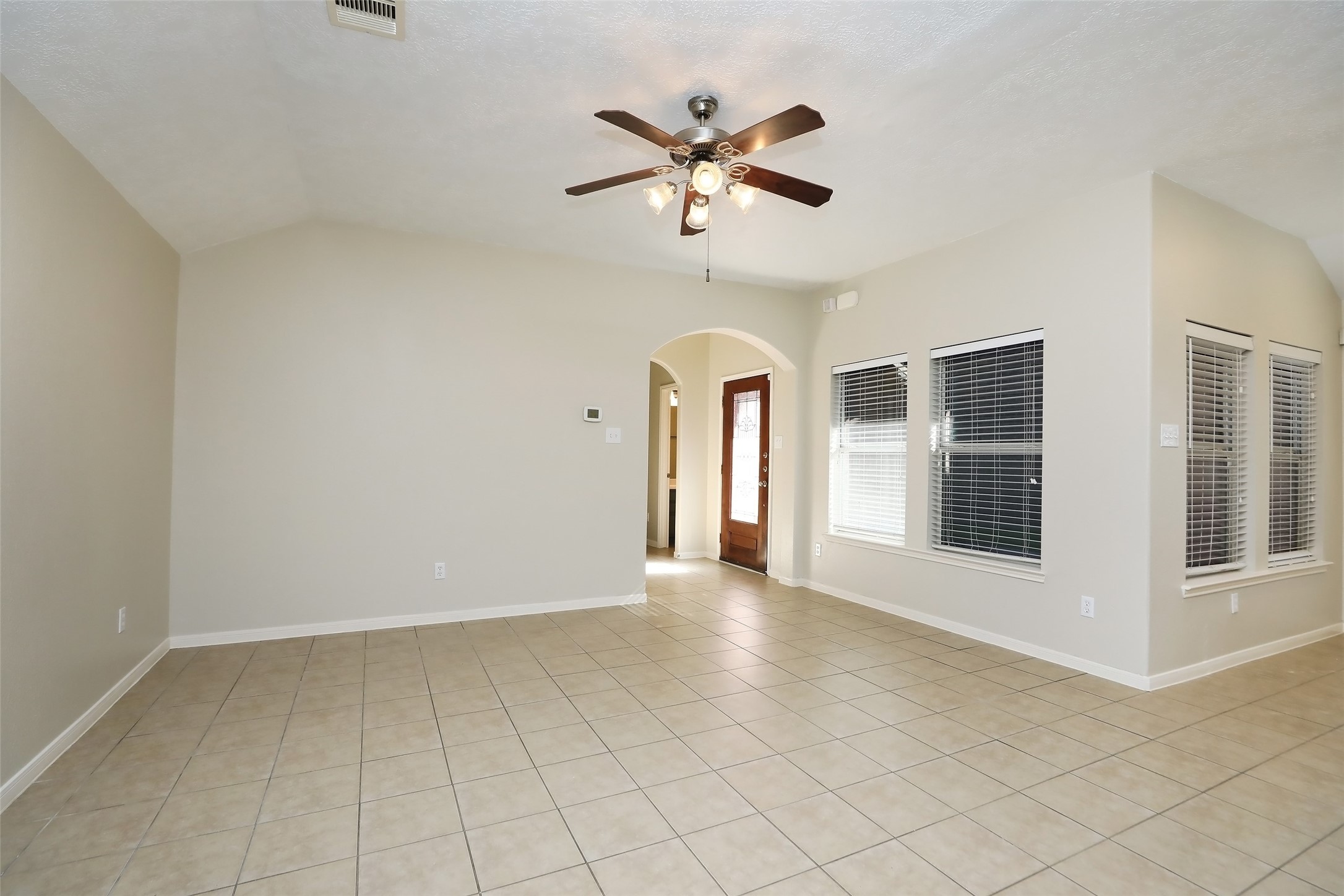 8231 Gran Villa Drive Property Photo 6