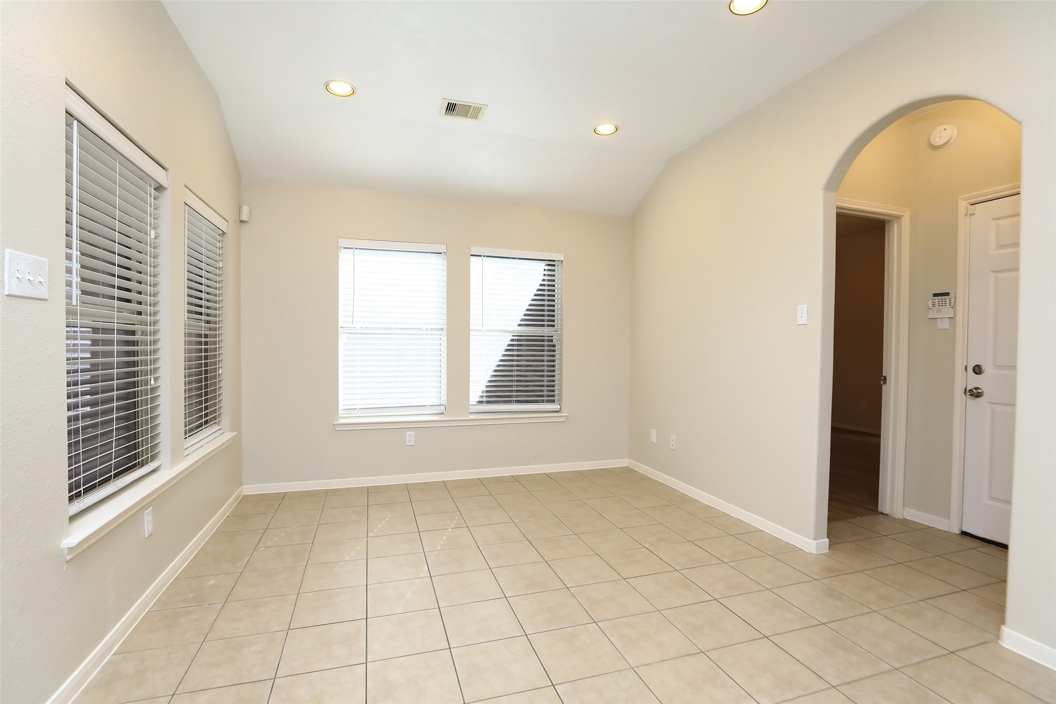 8231 Gran Villa Drive Property Photo 10