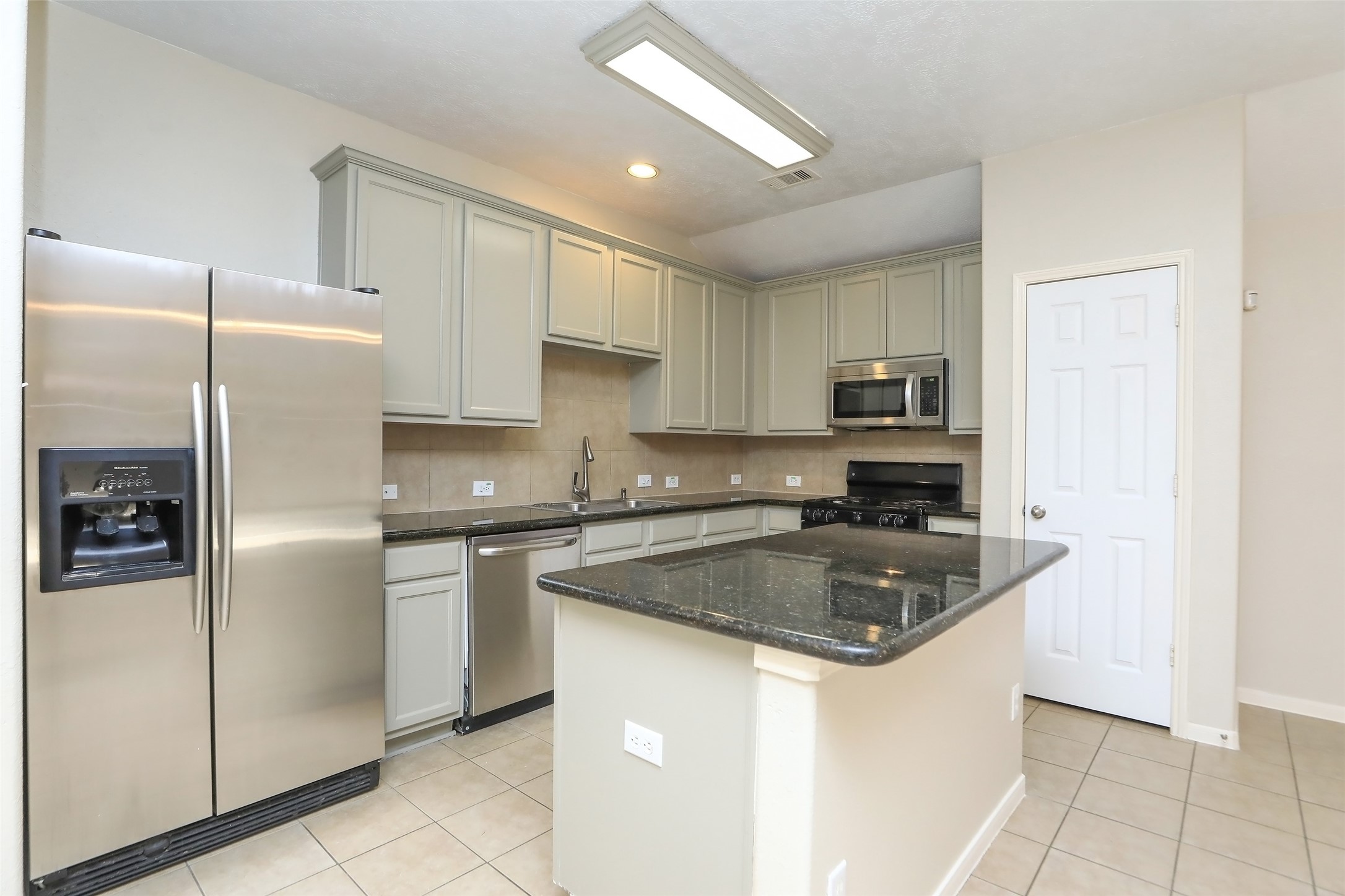 8231 Gran Villa Drive Property Photo 12