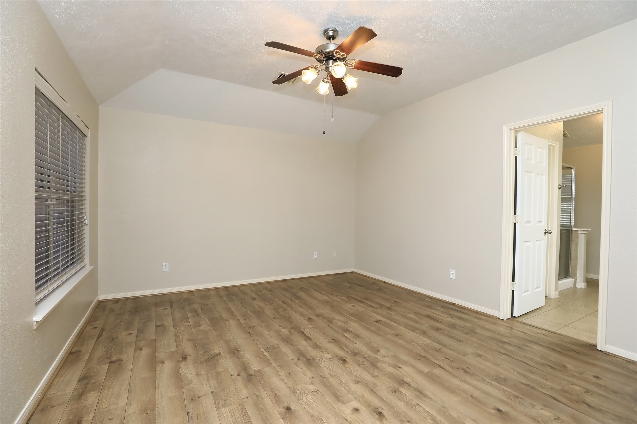 8231 Gran Villa Drive Property Photo 14