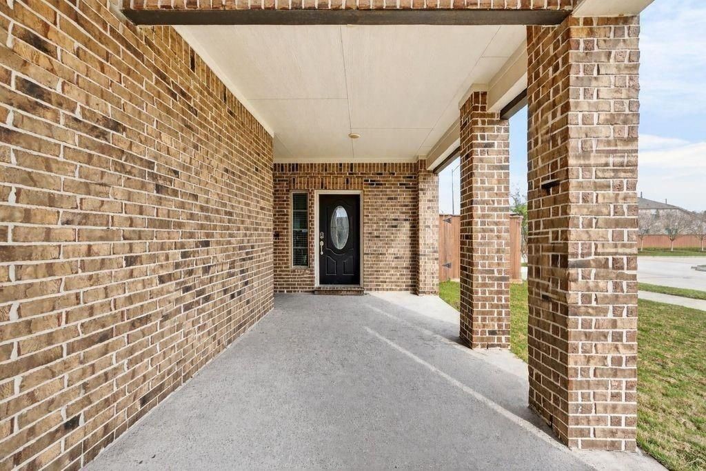 6002 Rivercane Way Property Photo 4