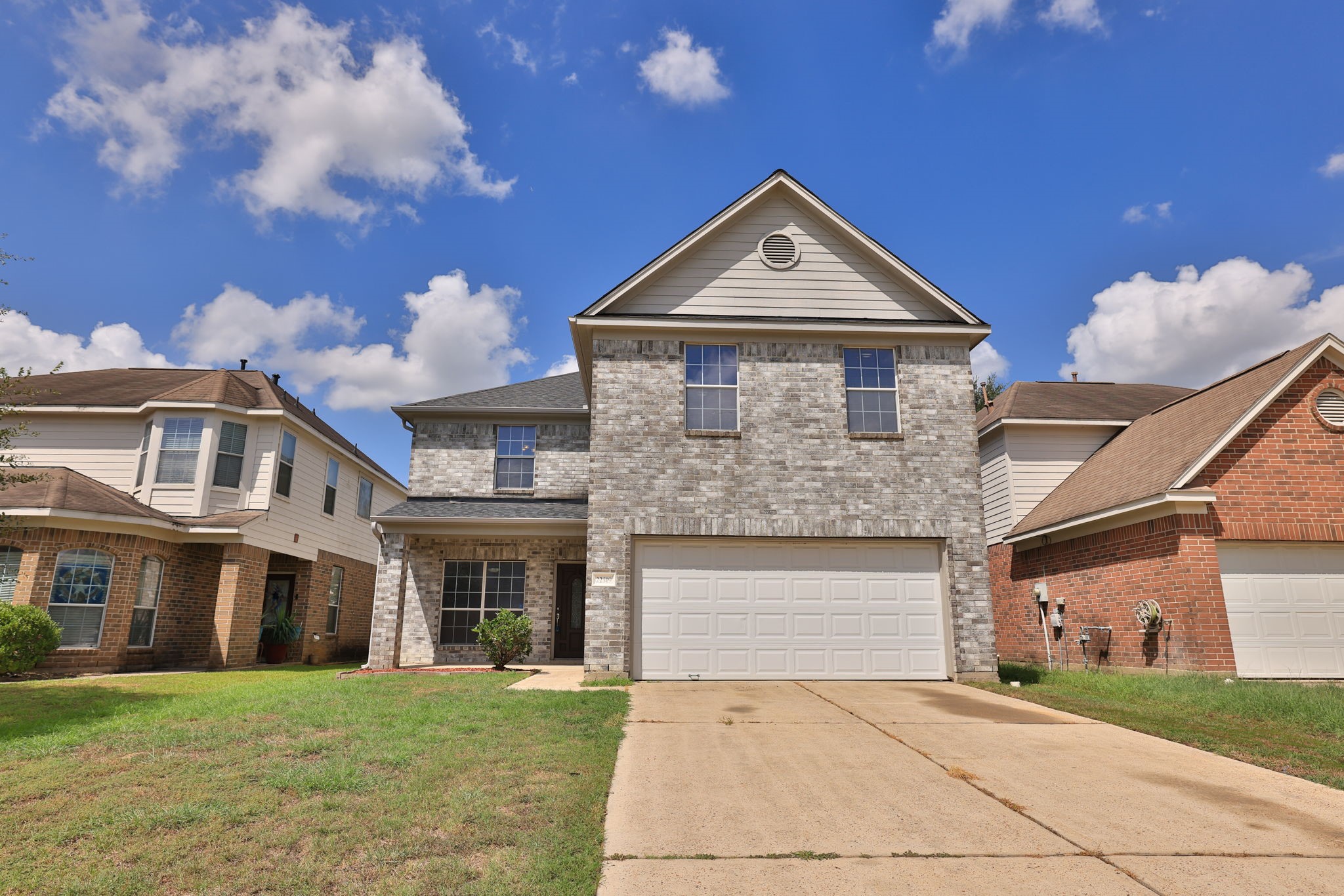 22519 Spring Crossing Drive Property Photo 2