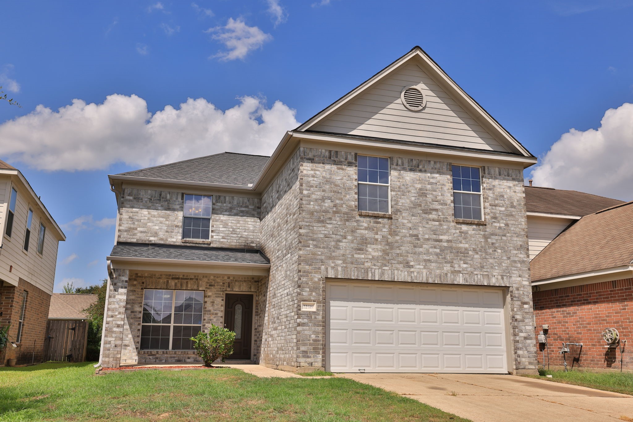 22519 Spring Crossing Drive Property Photo 3