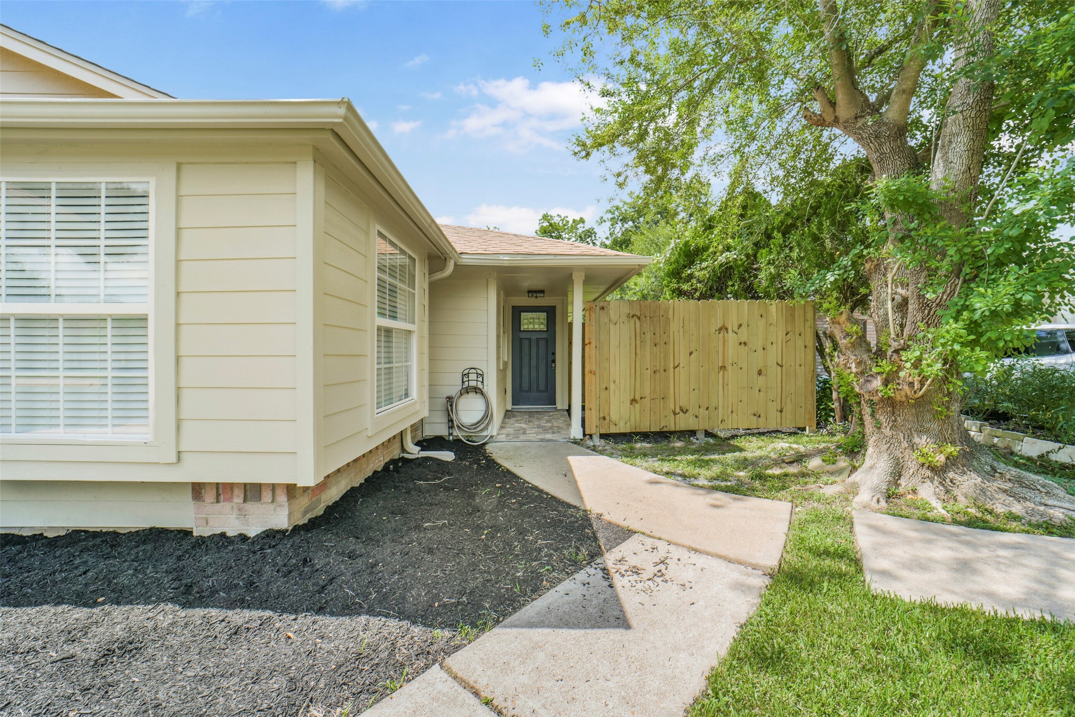 18147 Dinner Creek Drive Property Photo 1