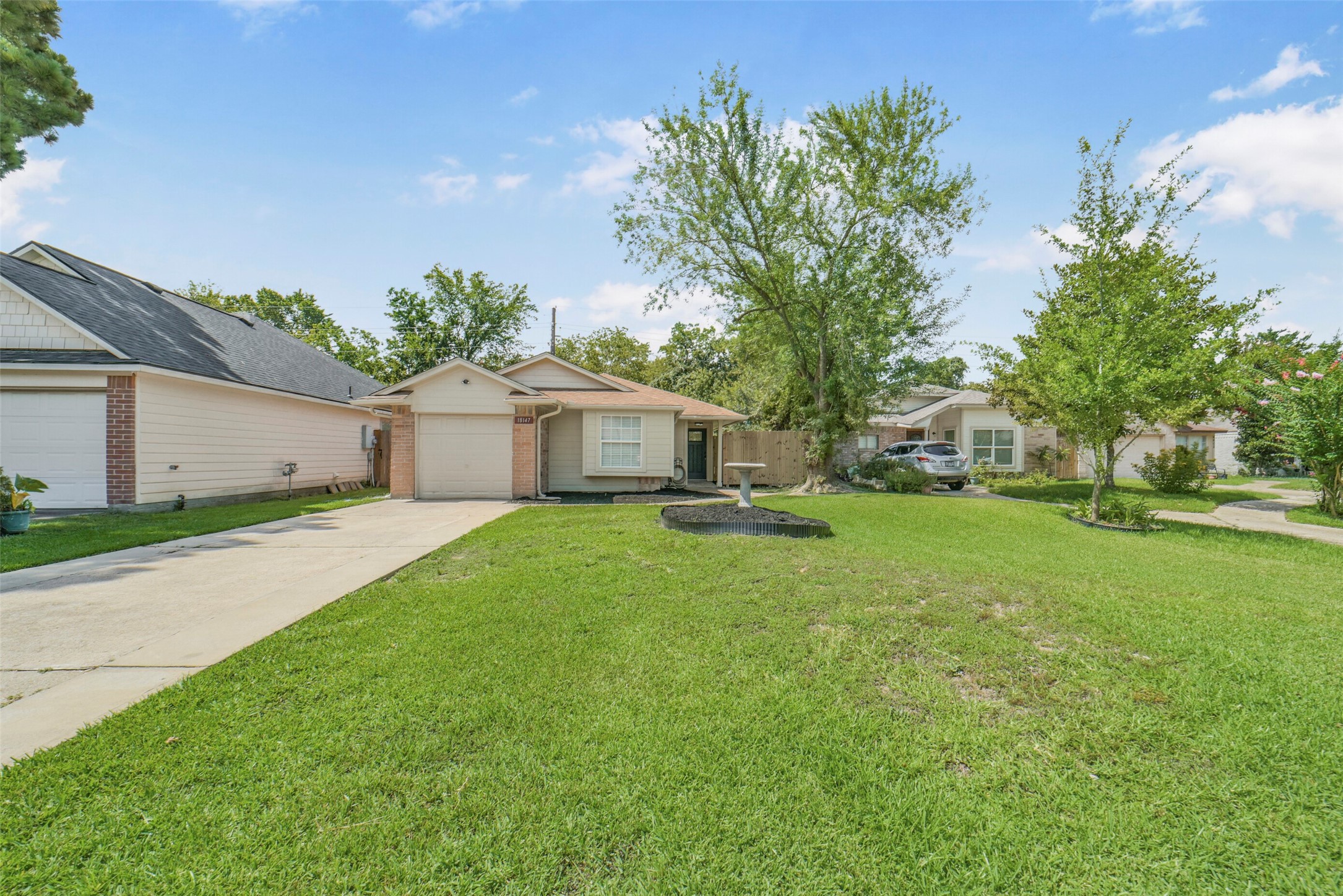 18147 Dinner Creek Drive Property Photo 3