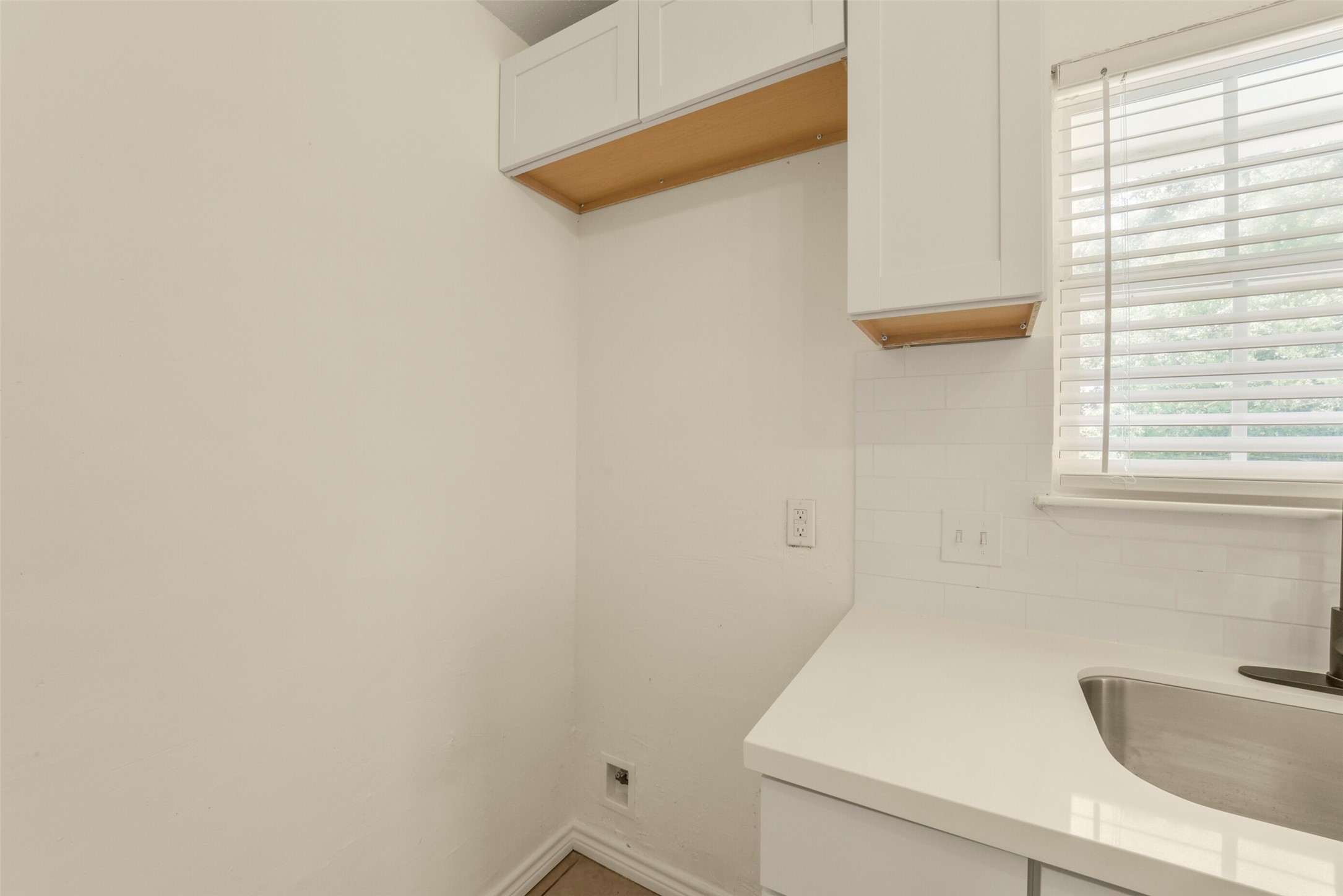 18147 Dinner Creek Drive Property Photo 29