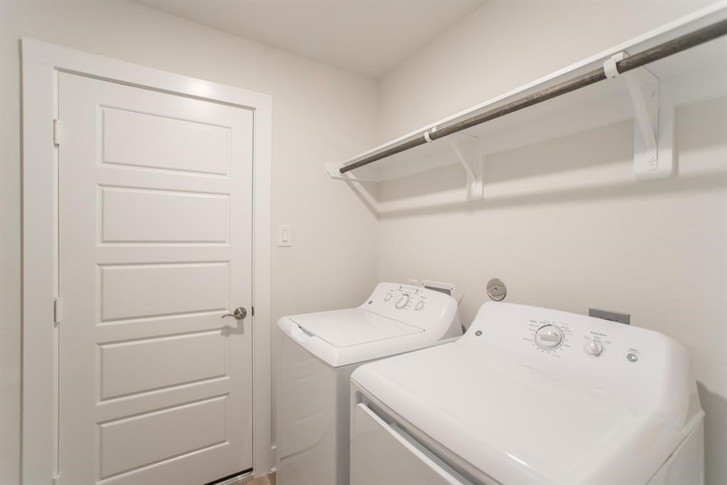 10626 Whitejacket Drive Property Photo 8