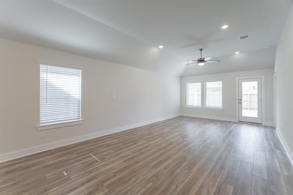 10626 Whitejacket Drive Property Photo 10