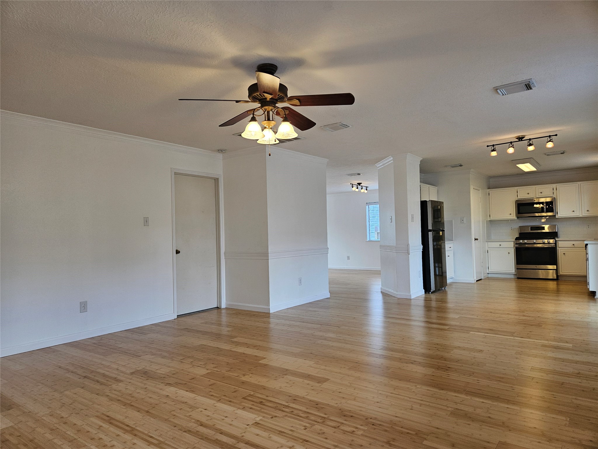 22610 August Leaf Drive Property Photo 11