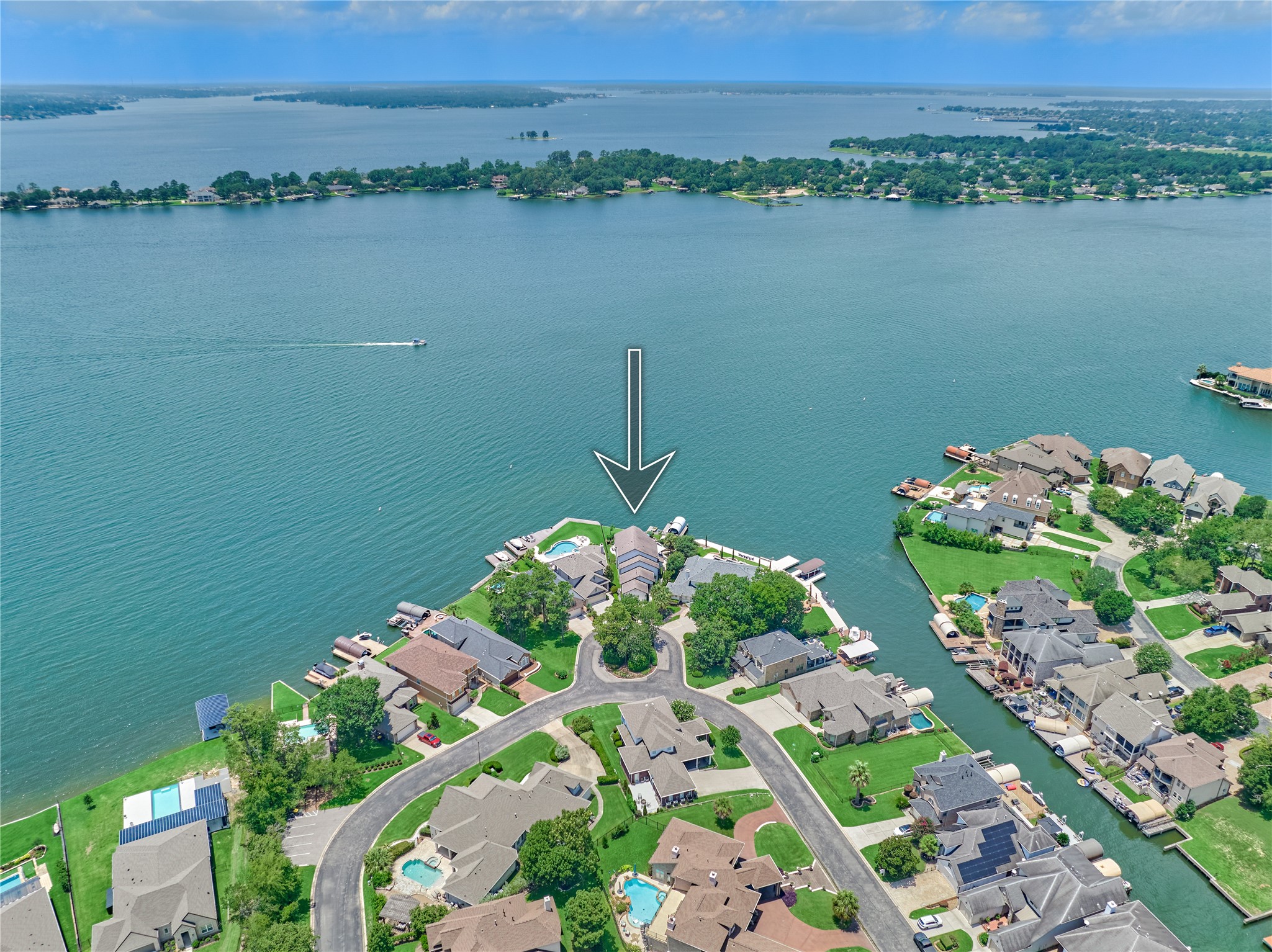 9943 Pebble View Court Property Photo 2