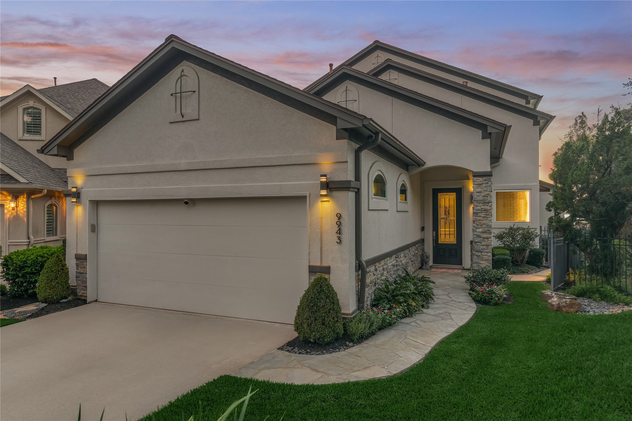 9943 Pebble View Court Property Photo 6