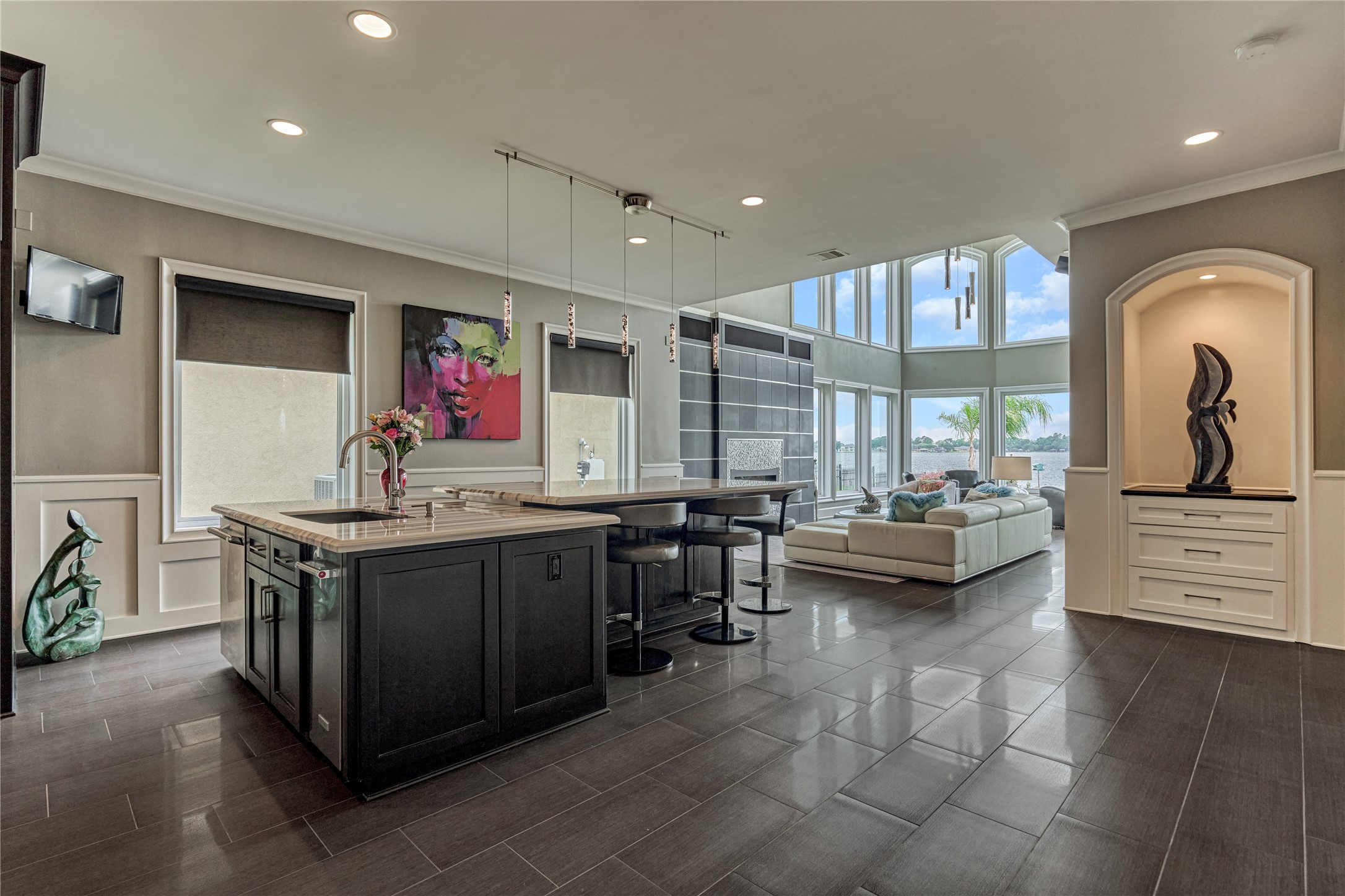 9943 Pebble View Court Property Photo 11