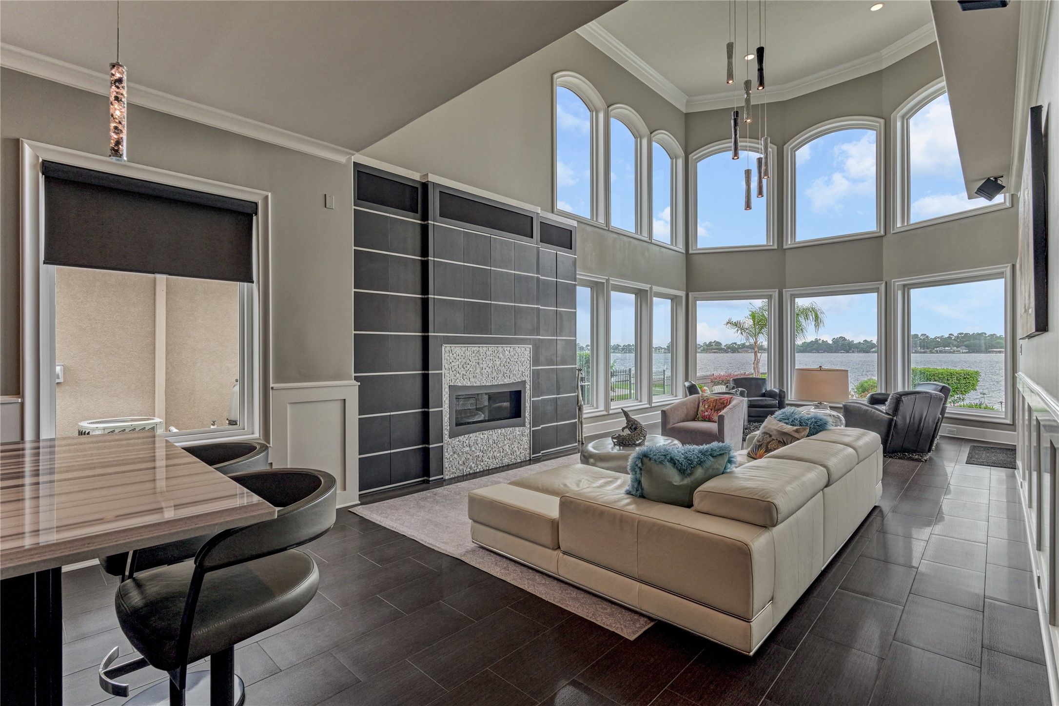 9943 Pebble View Court Property Photo 12