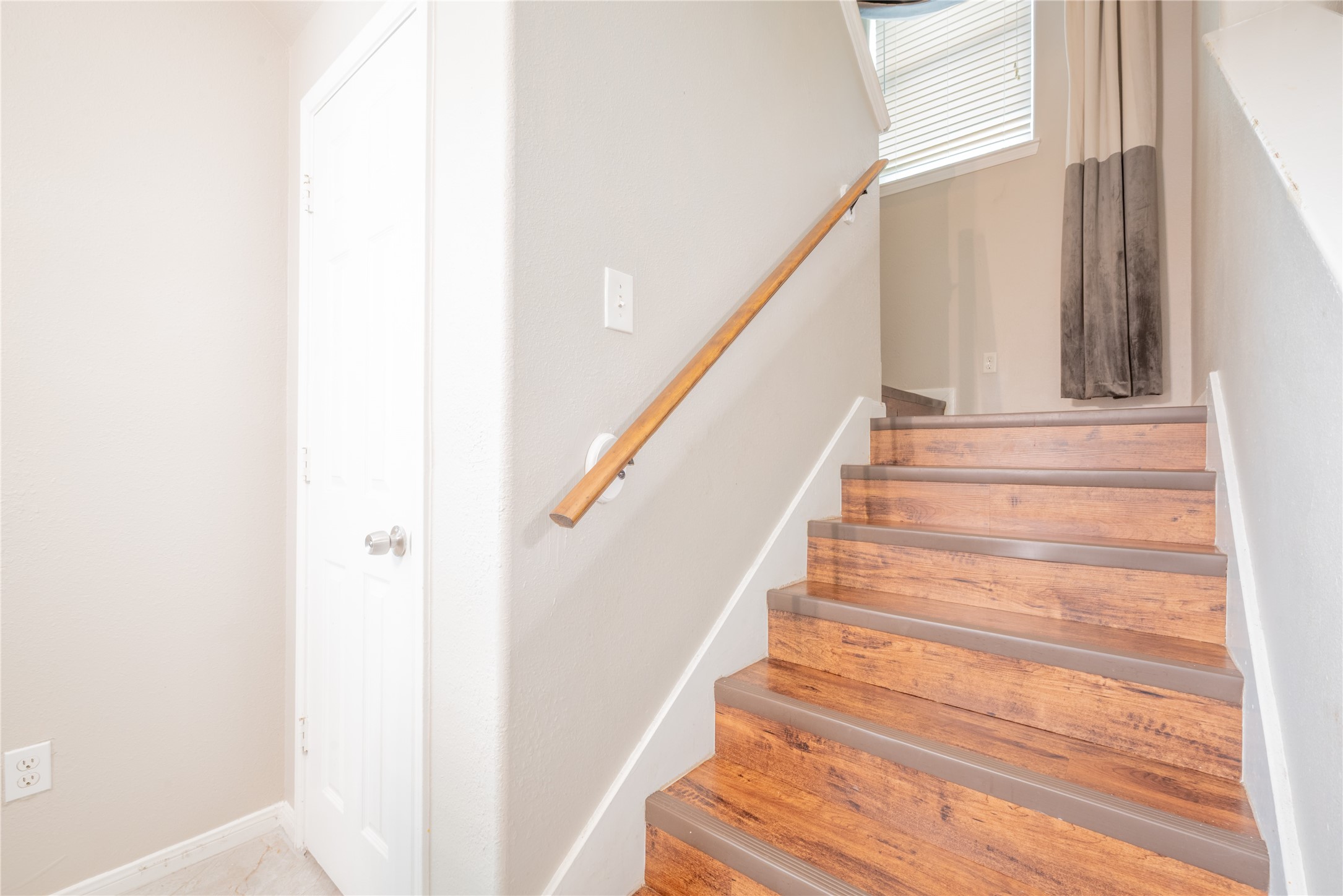 14503 Little Street Property Photo 6