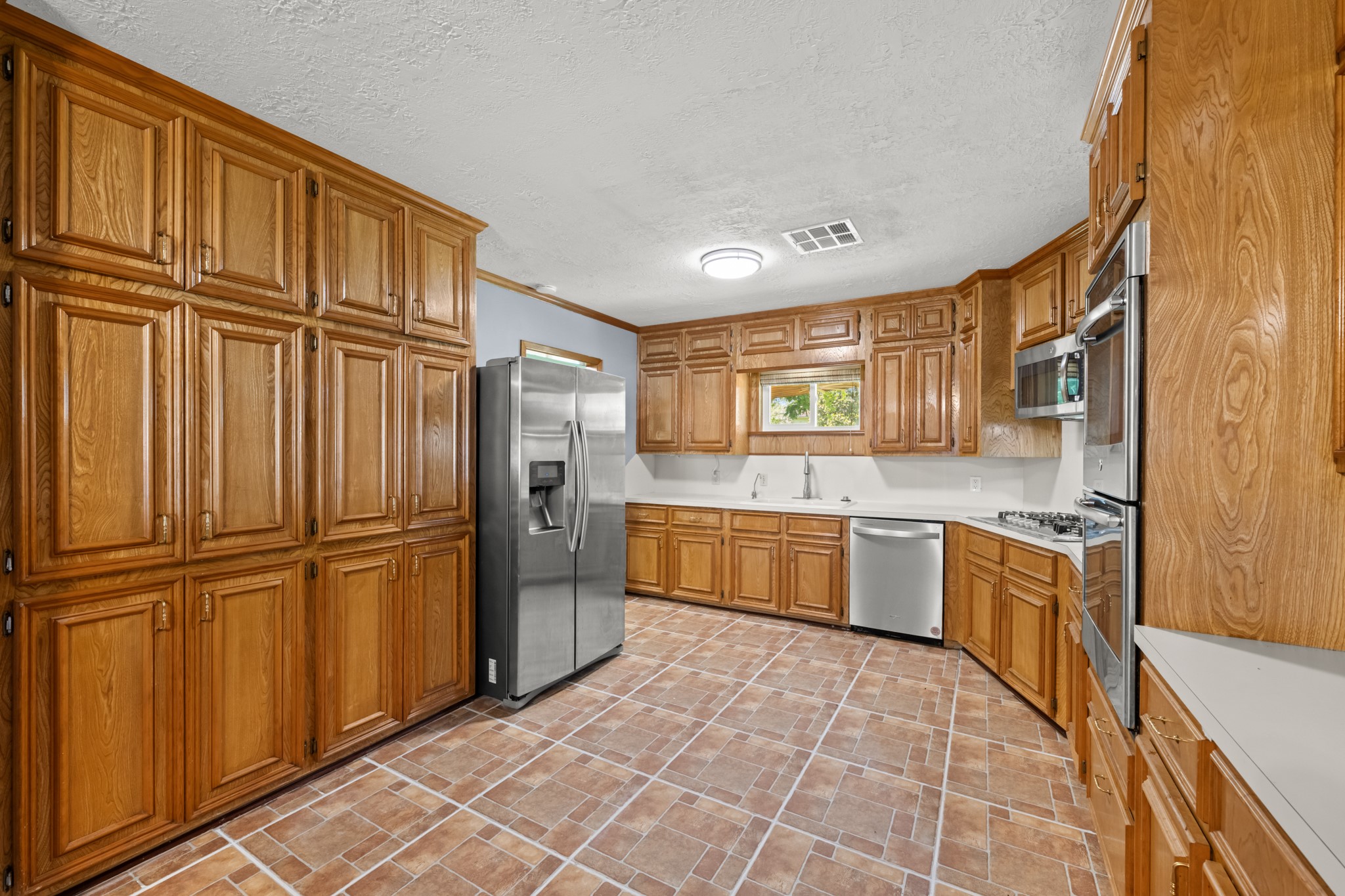 616 Cannan Drive Property Photo 15