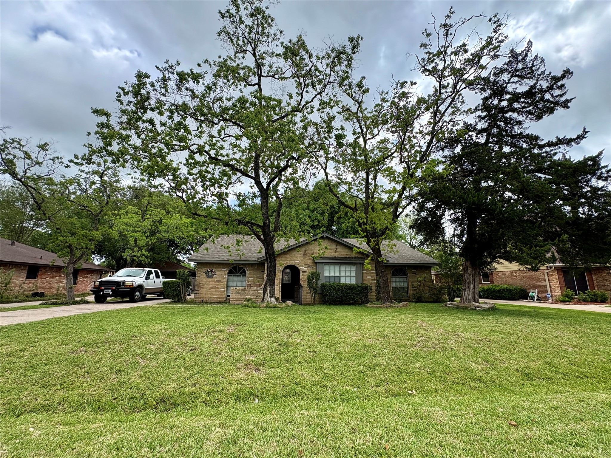 21802 Rotherham Drive Property Photo 2