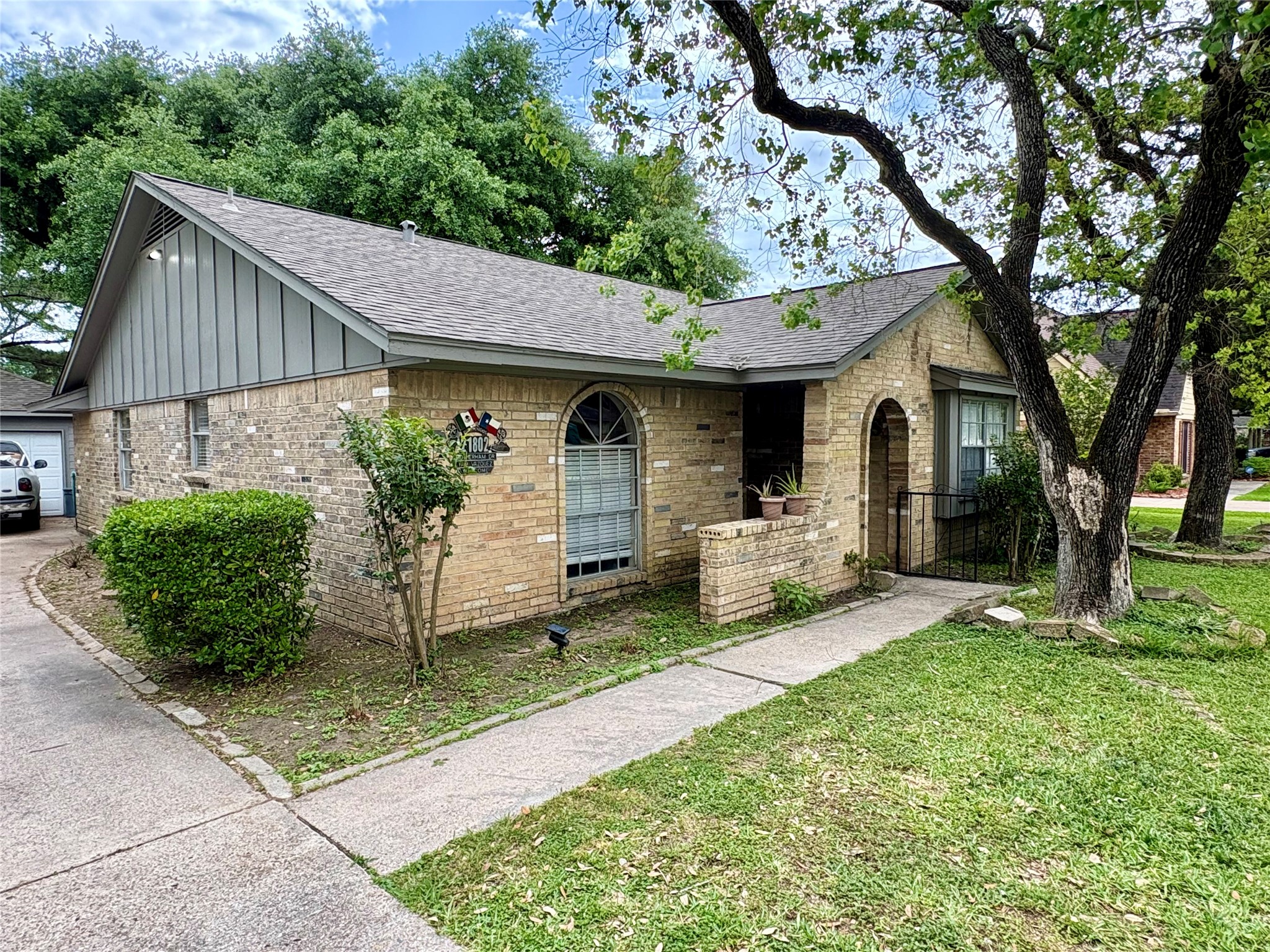 21802 Rotherham Drive Property Photo 3