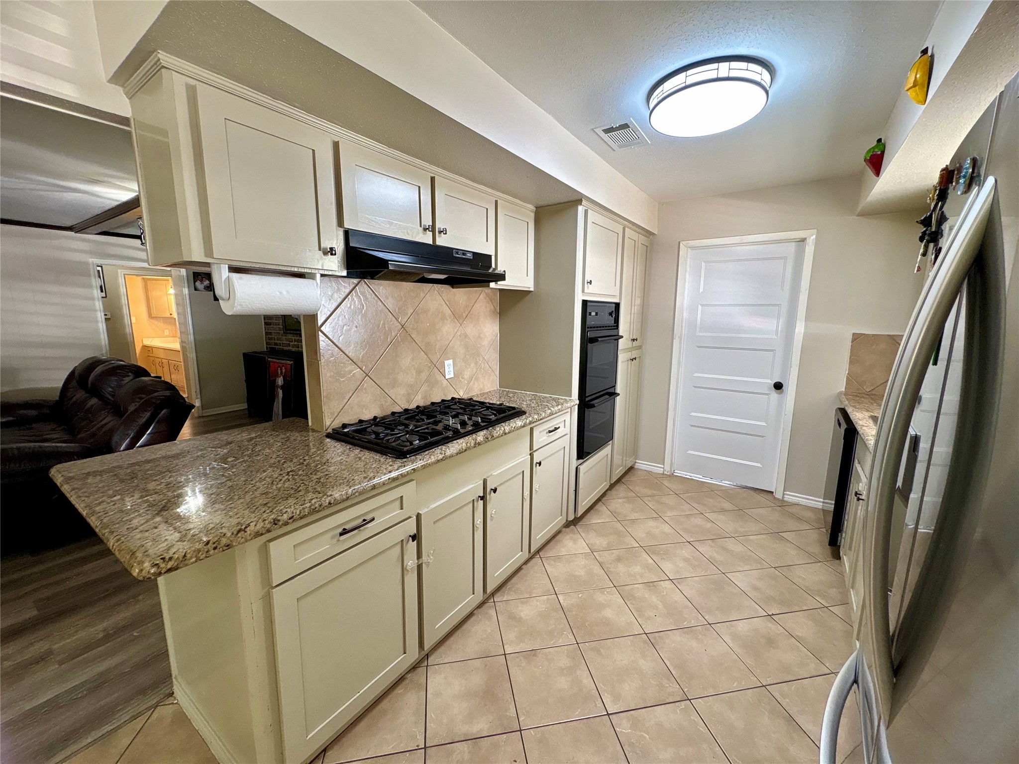 21802 Rotherham Drive Property Photo 7
