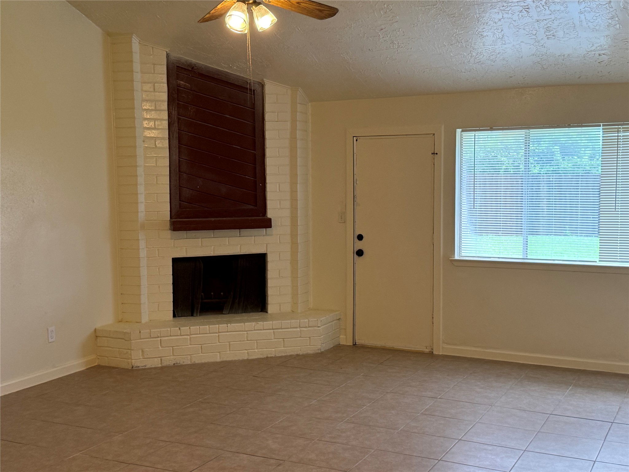 8307 Bird Meadow Lane Property Photo 3