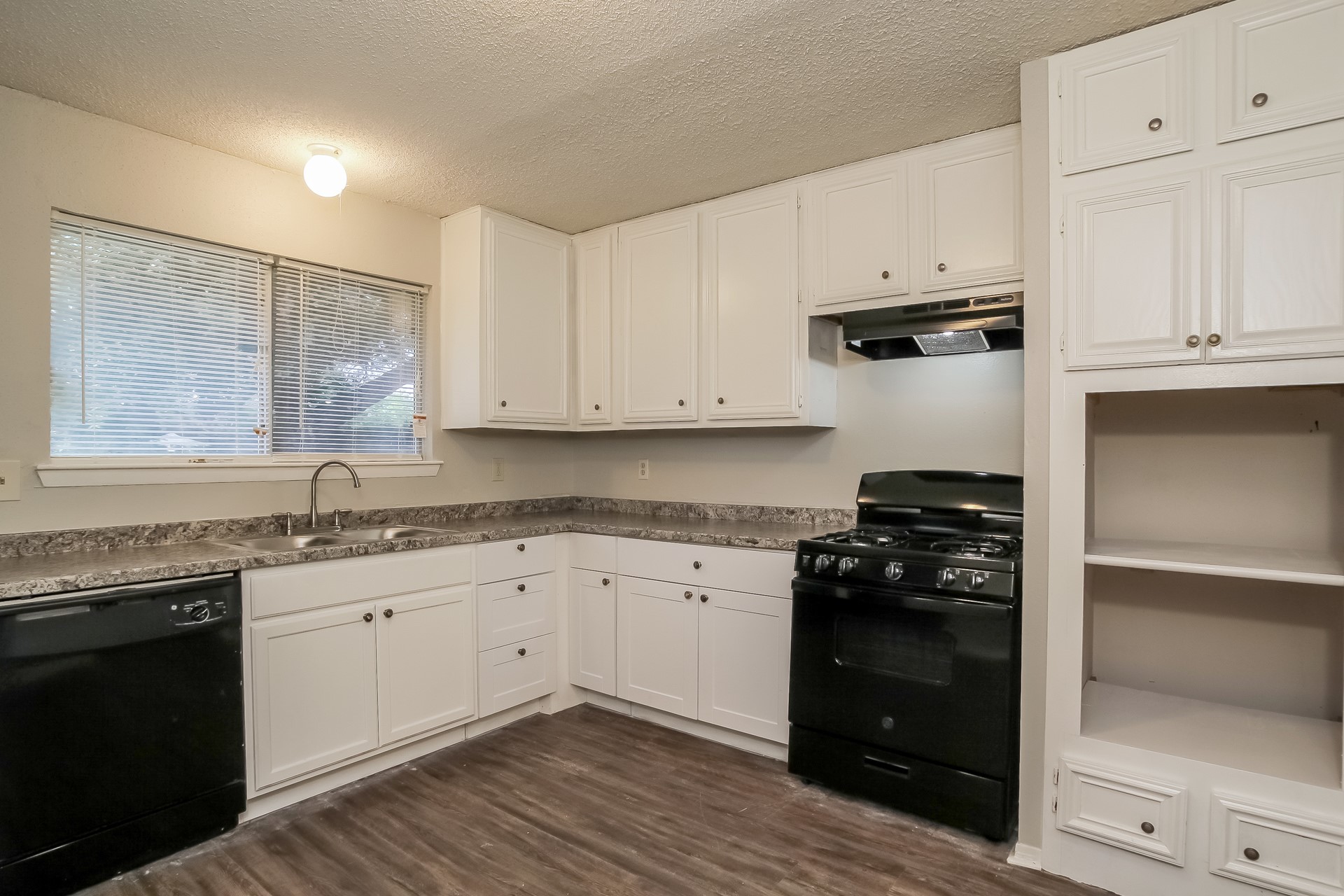 16411 N Cross Drive Property Photo 7