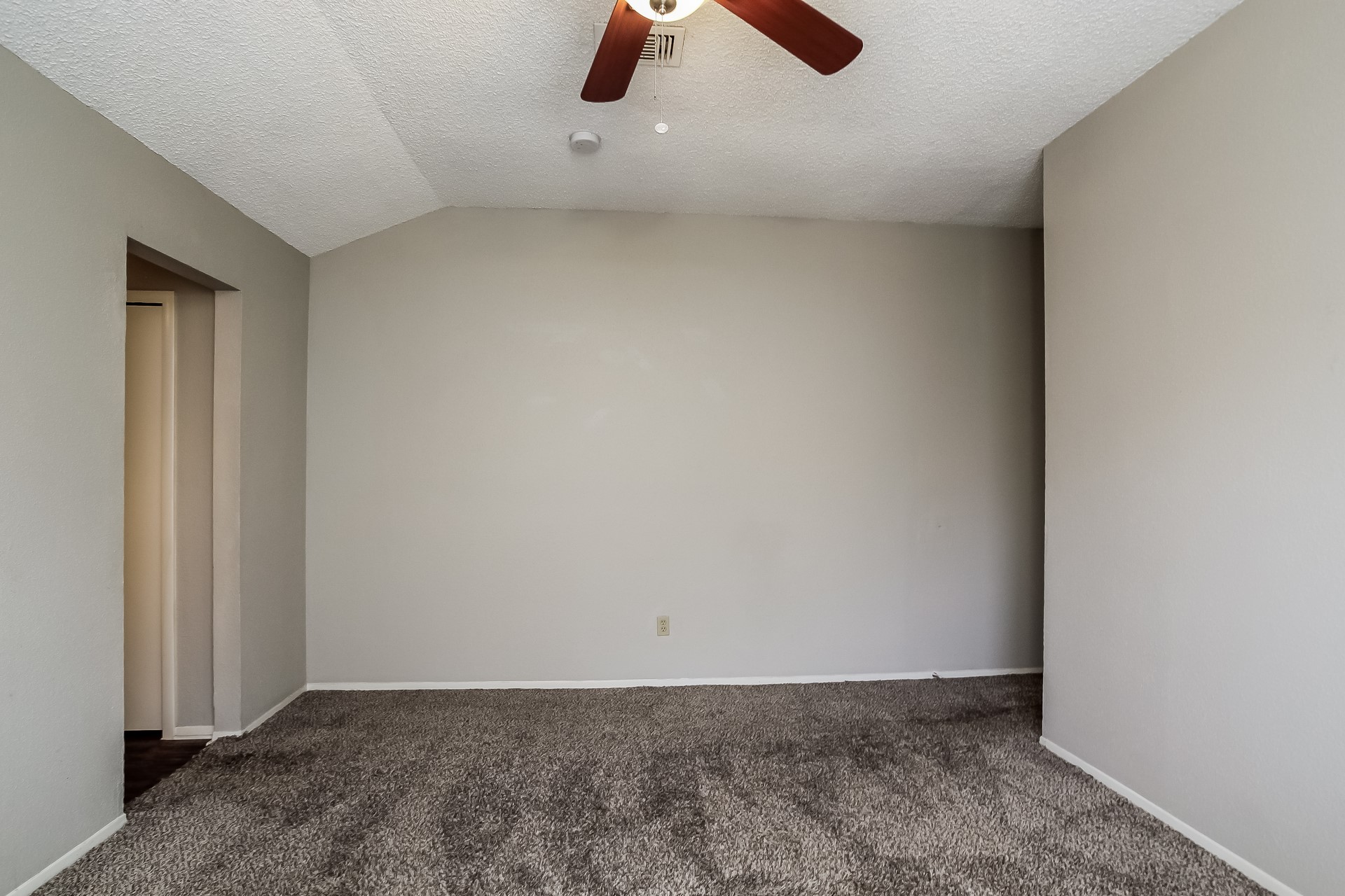 16411 N Cross Drive Property Photo 9