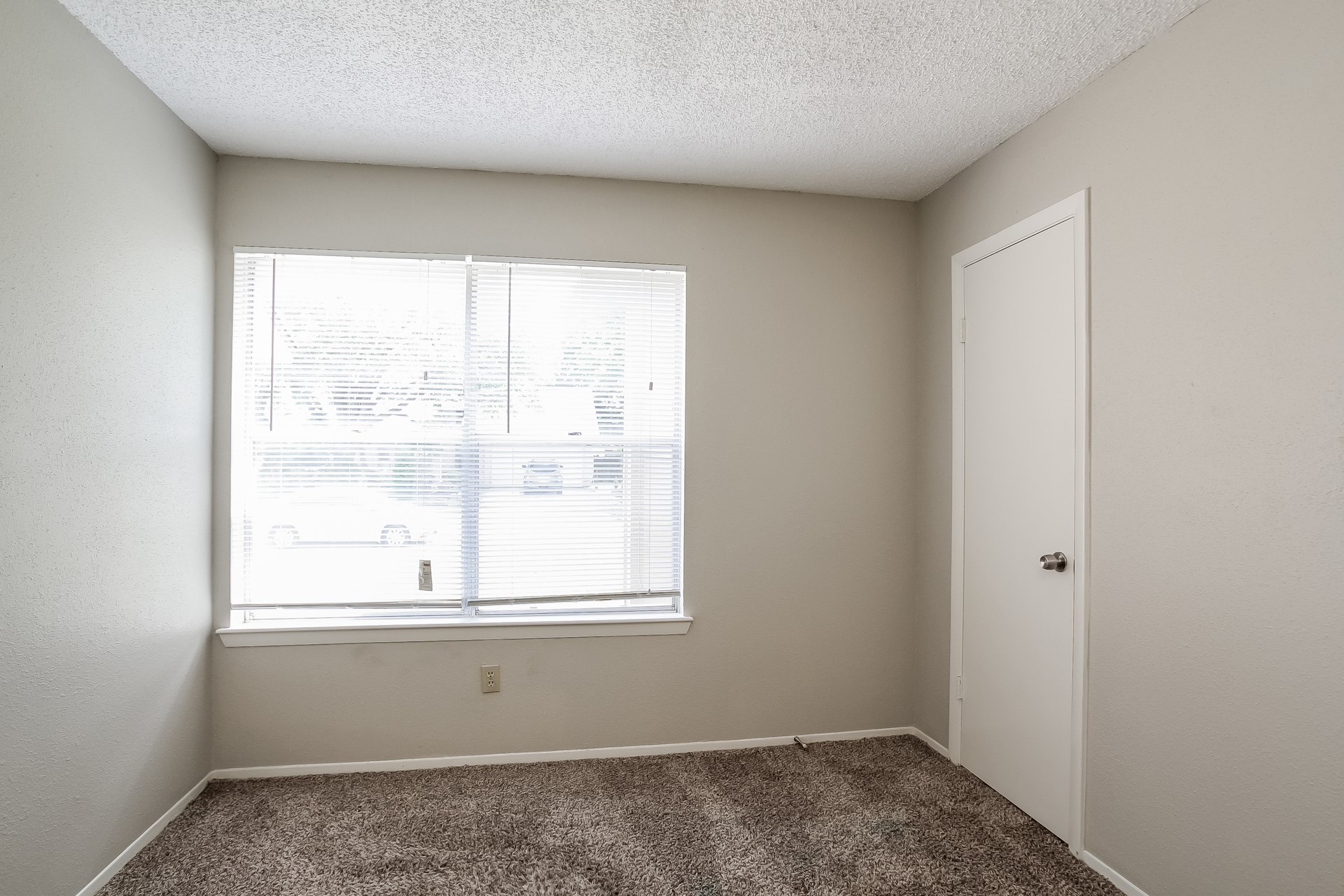 16411 N Cross Drive Property Photo 11