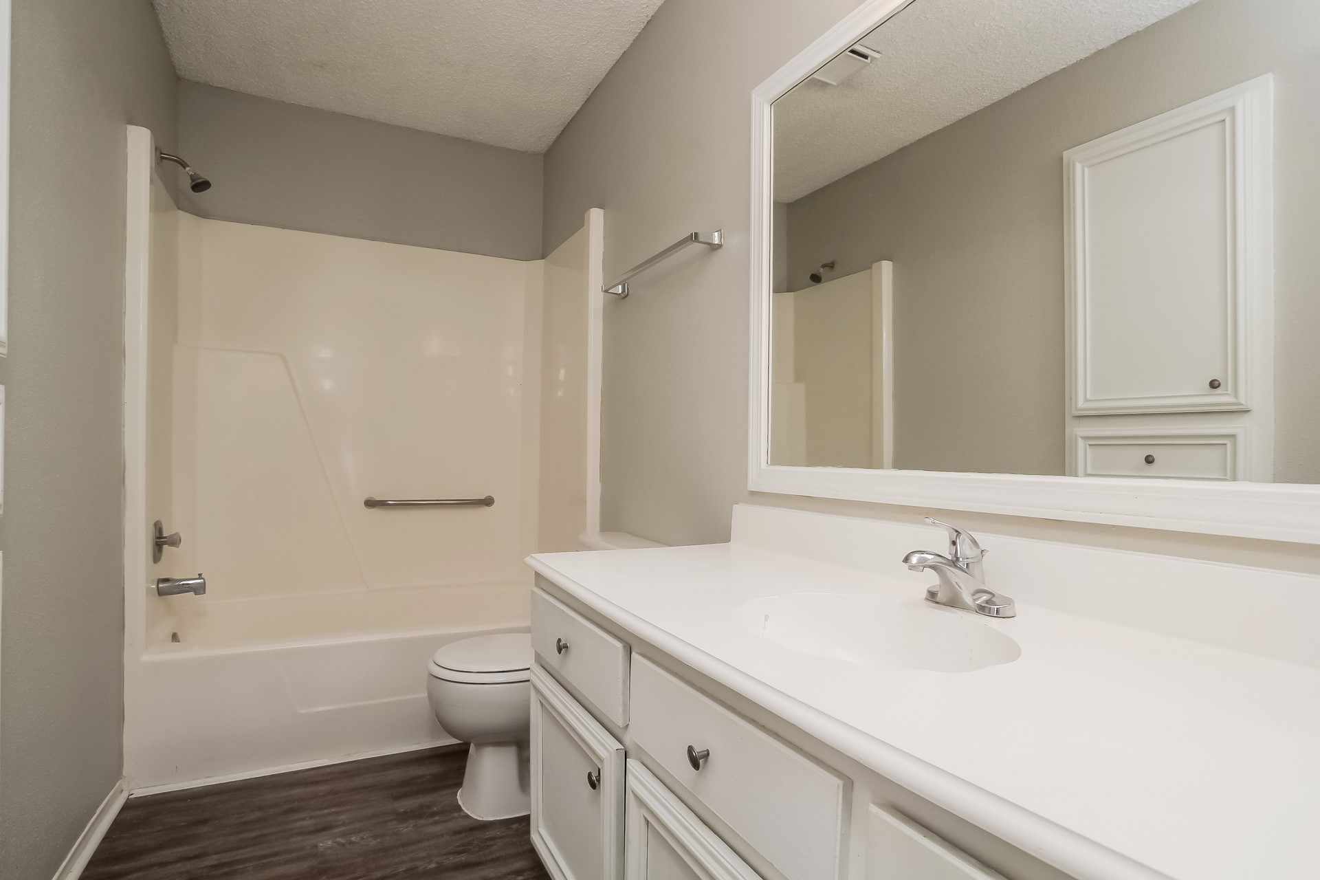 16411 N Cross Drive Property Photo 13