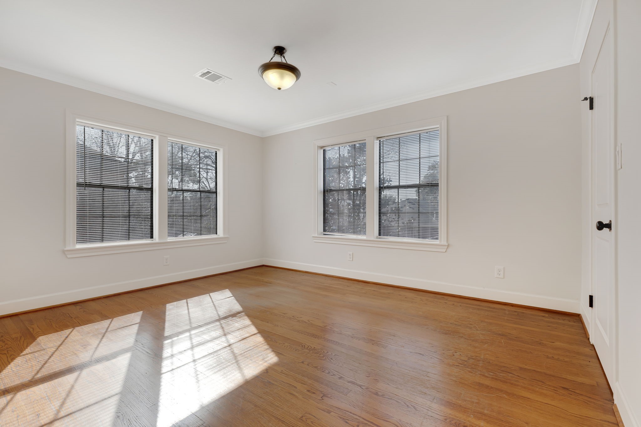 2306 Blodgett Street 2 Property Photo 7
