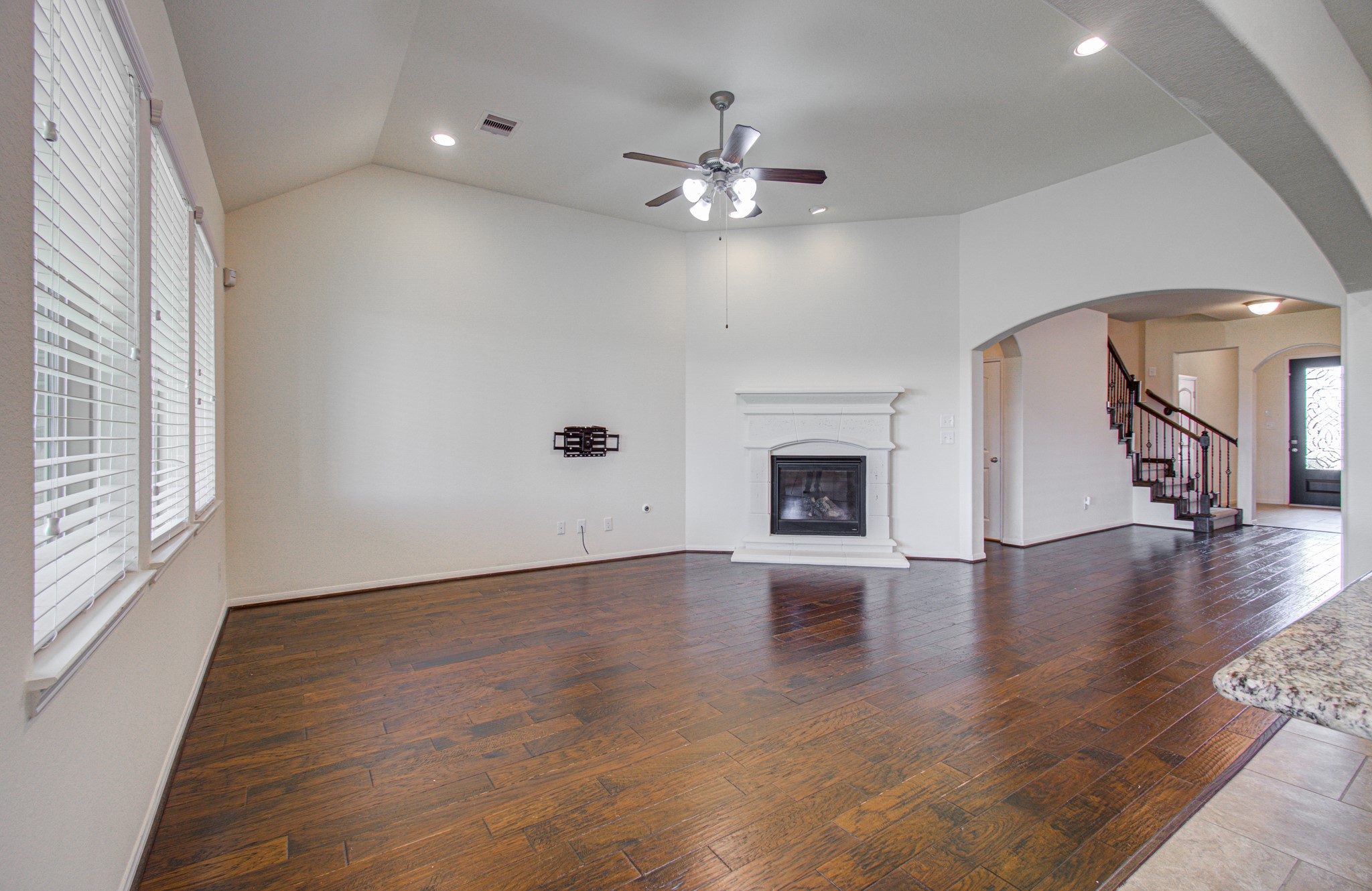 26831 Marble Lakes Drive Property Photo 3