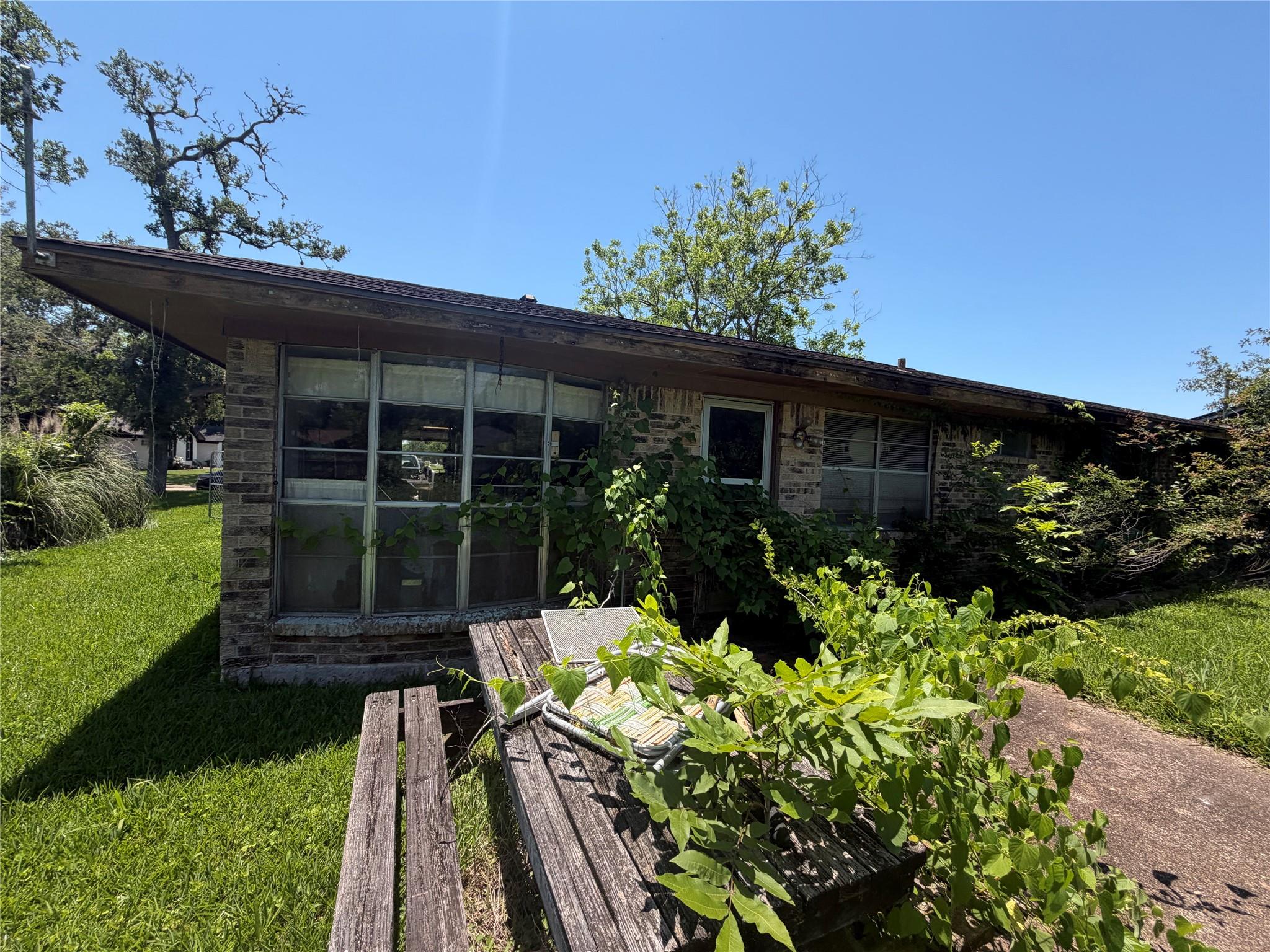 402 S Yaupon Street Property Photo 11