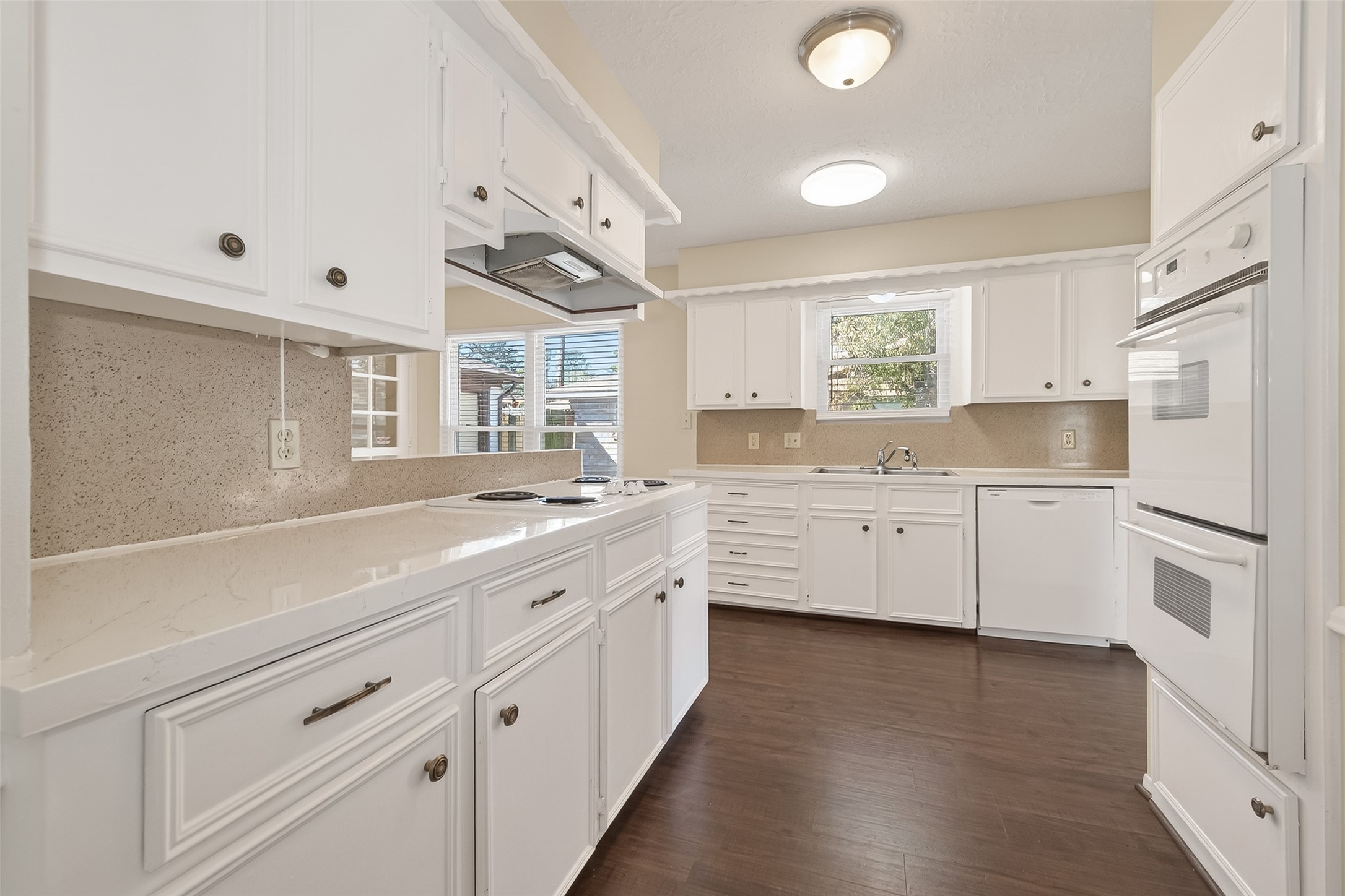 2406 Deasa Drive Property Photo 14