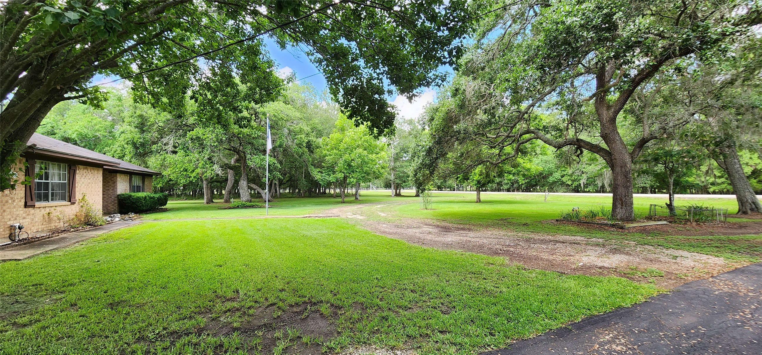 1055 County Road 452 Property Photo