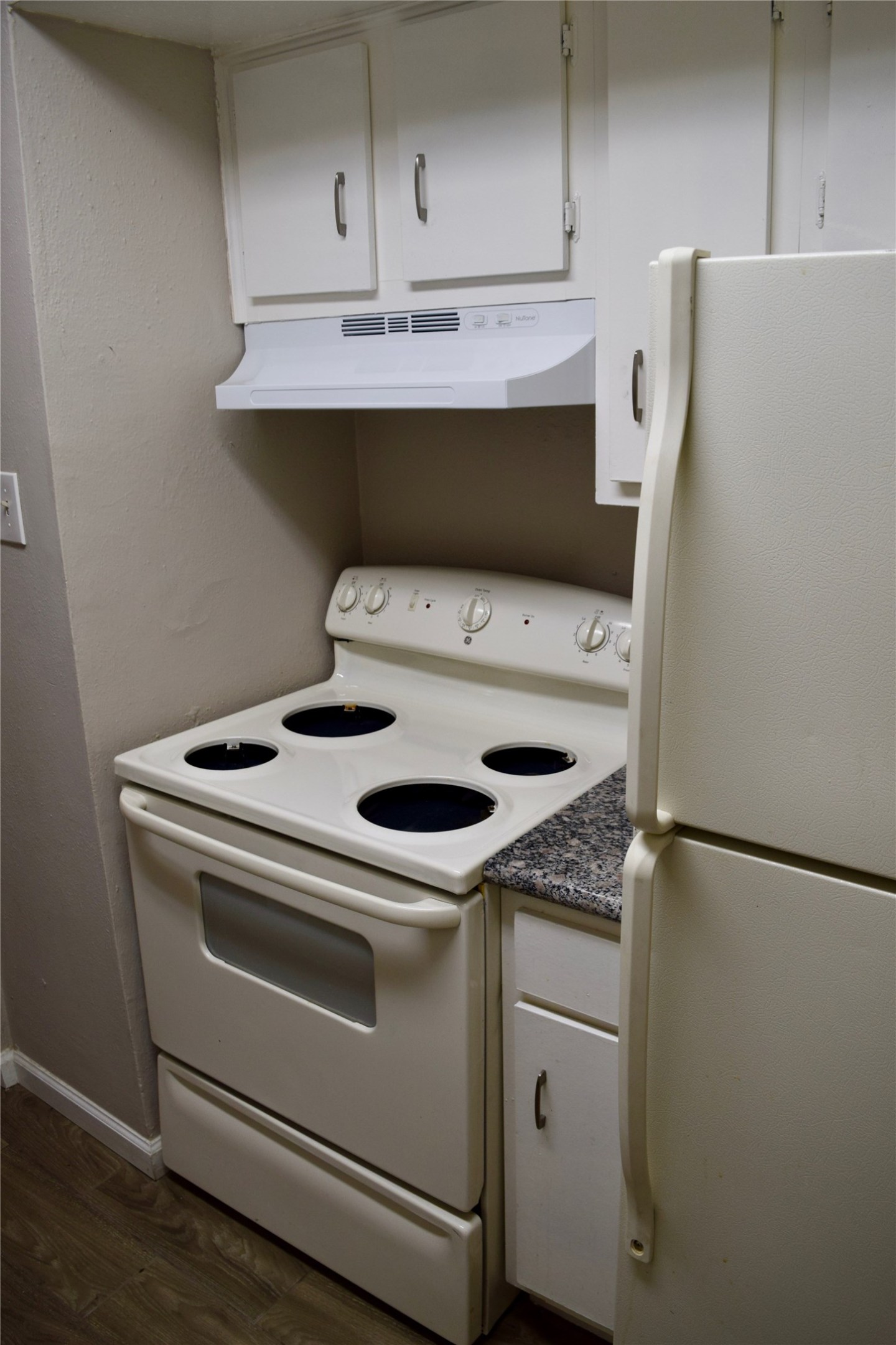 5625 Antoine Drive 704 Property Photo 4