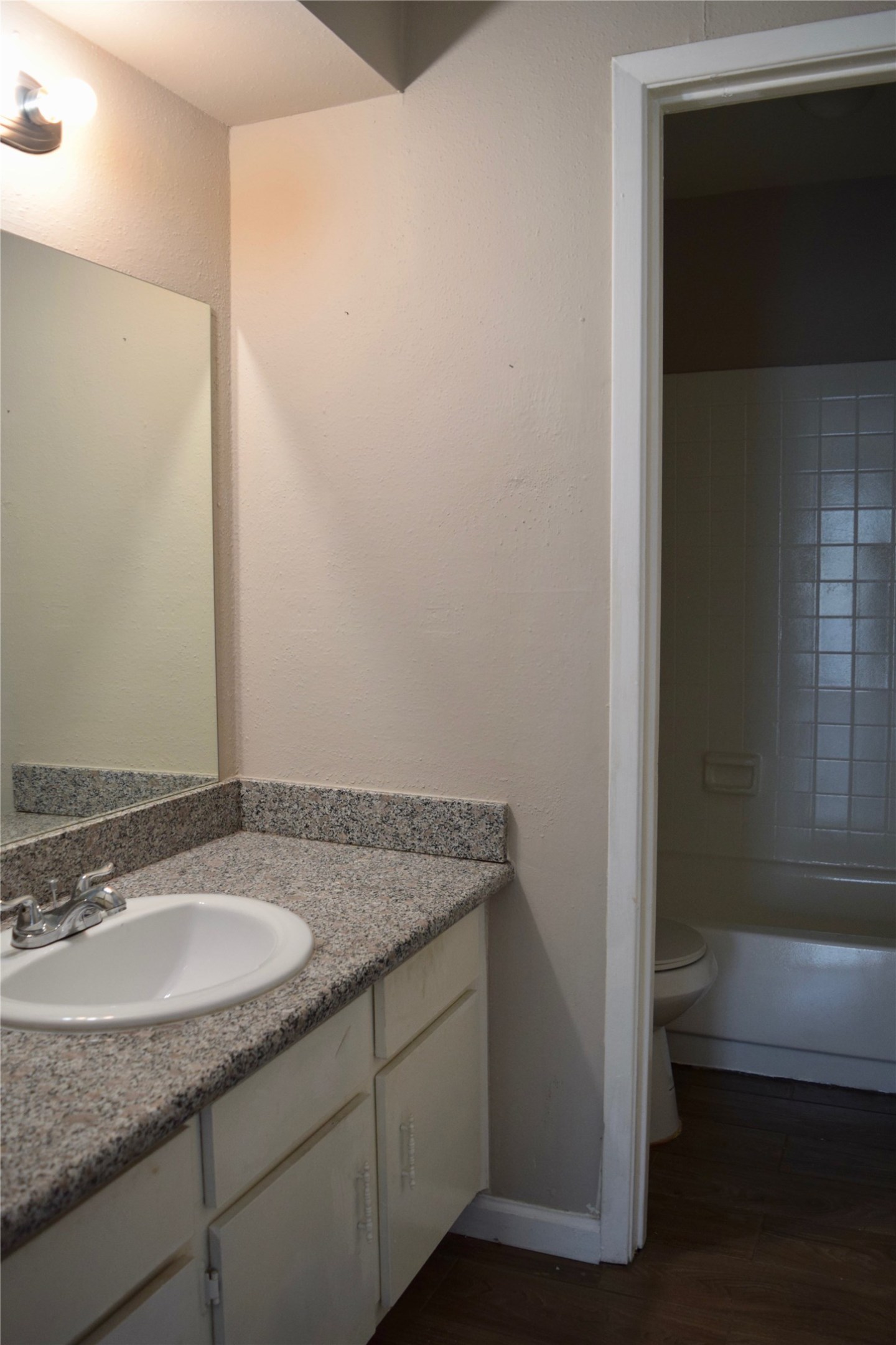 5625 Antoine Drive 704 Property Photo 7