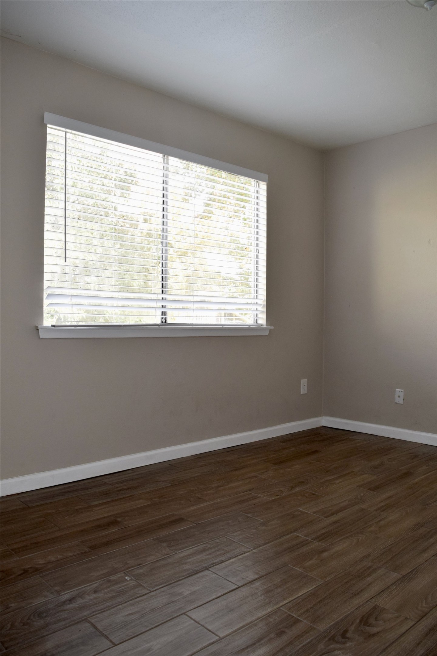 5625 Antoine Drive 704 Property Photo 9