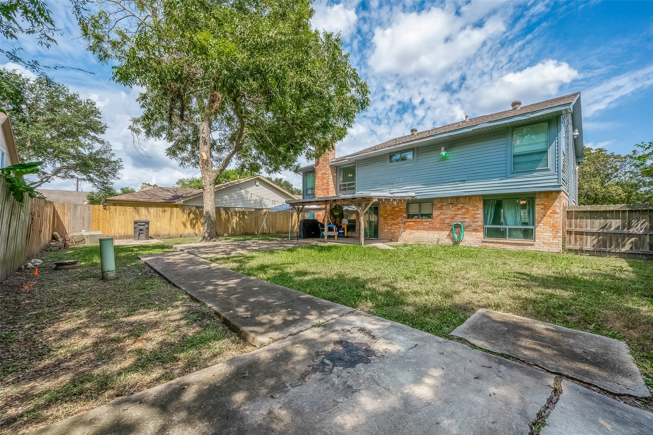 8619 Quail Burg Lane Property Photo 1