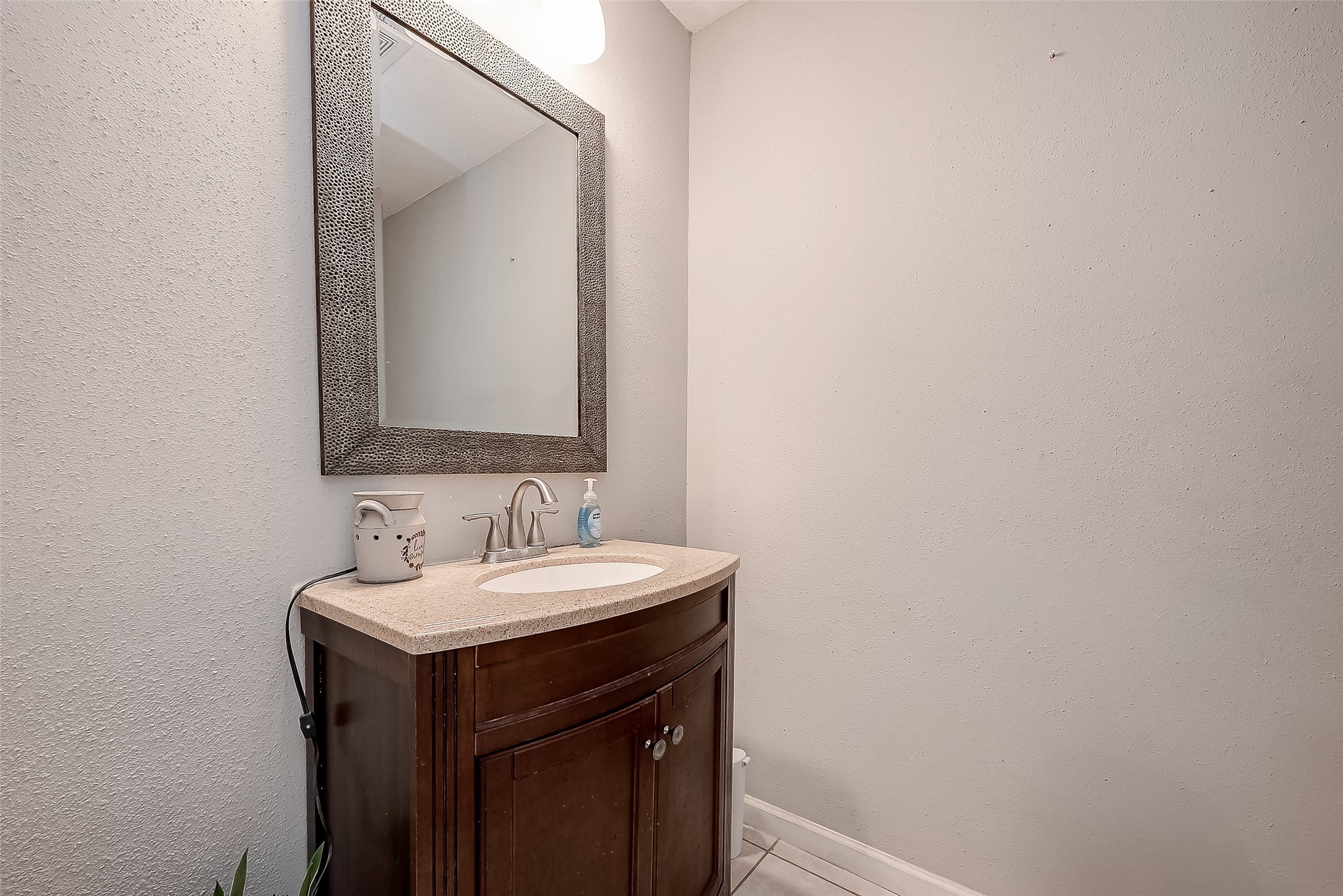 8619 Quail Burg Lane Property Photo 5