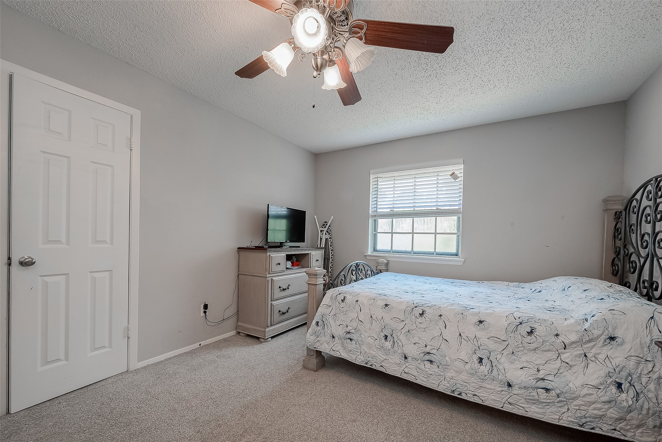 8619 Quail Burg Lane Property Photo 12