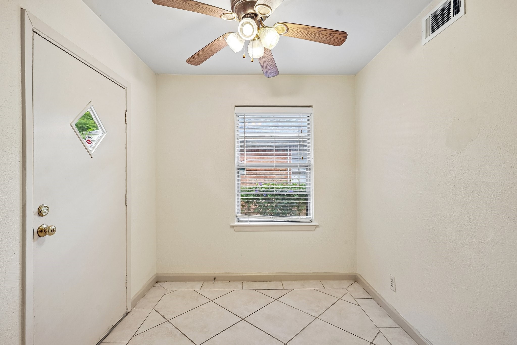 6401 Rowan Lane Property Photo 7