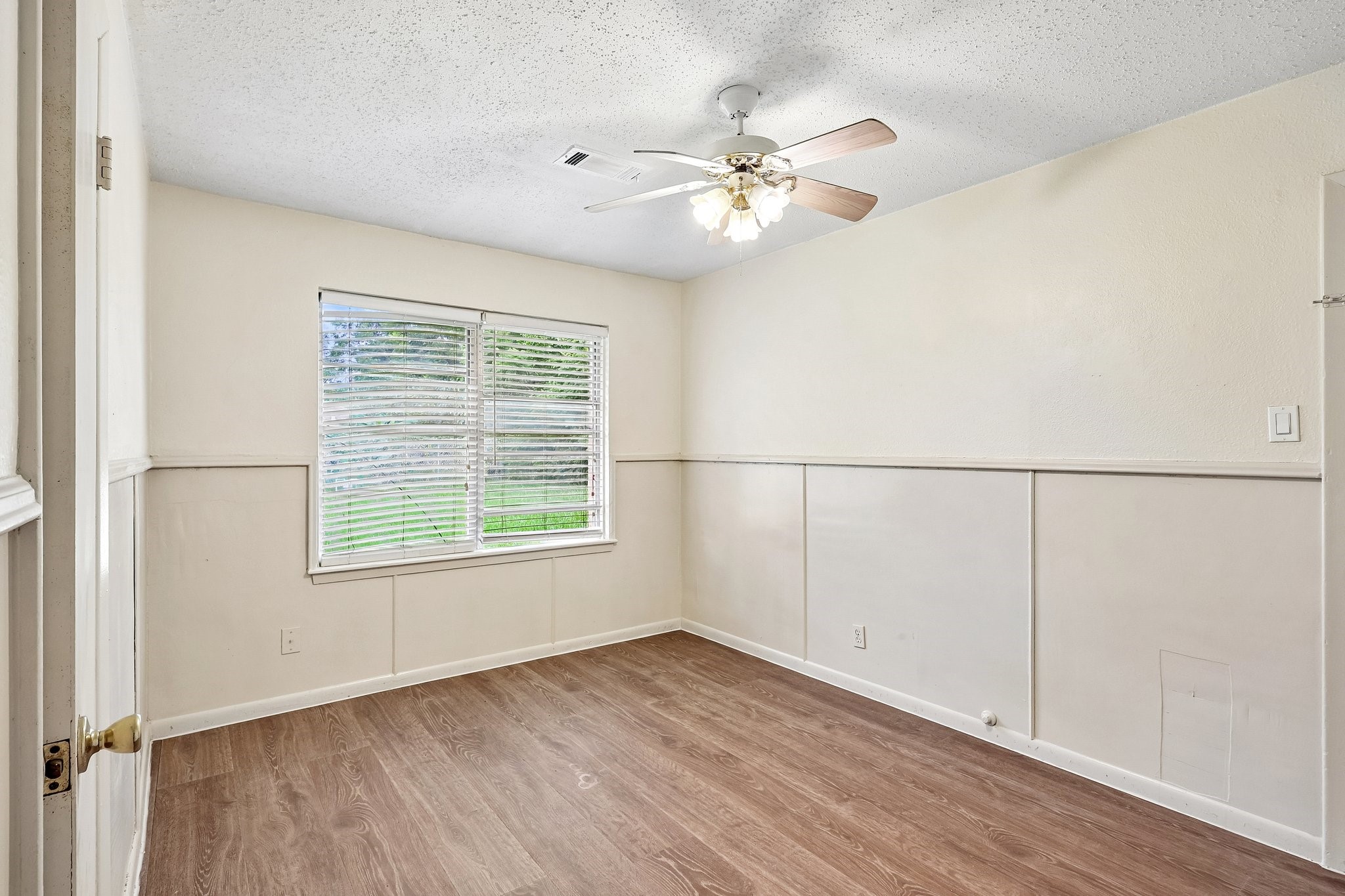 6401 Rowan Lane Property Photo 10