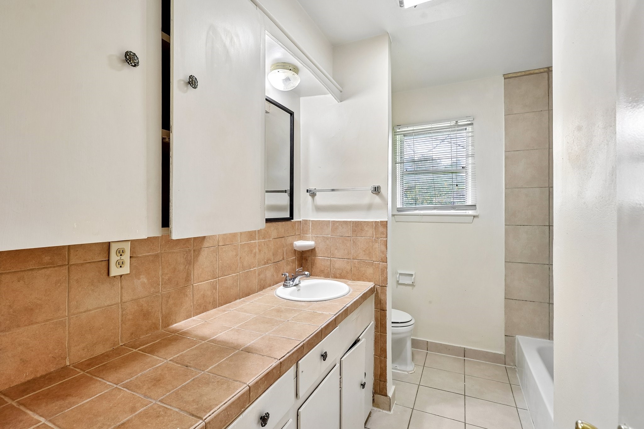 6401 Rowan Lane Property Photo 11