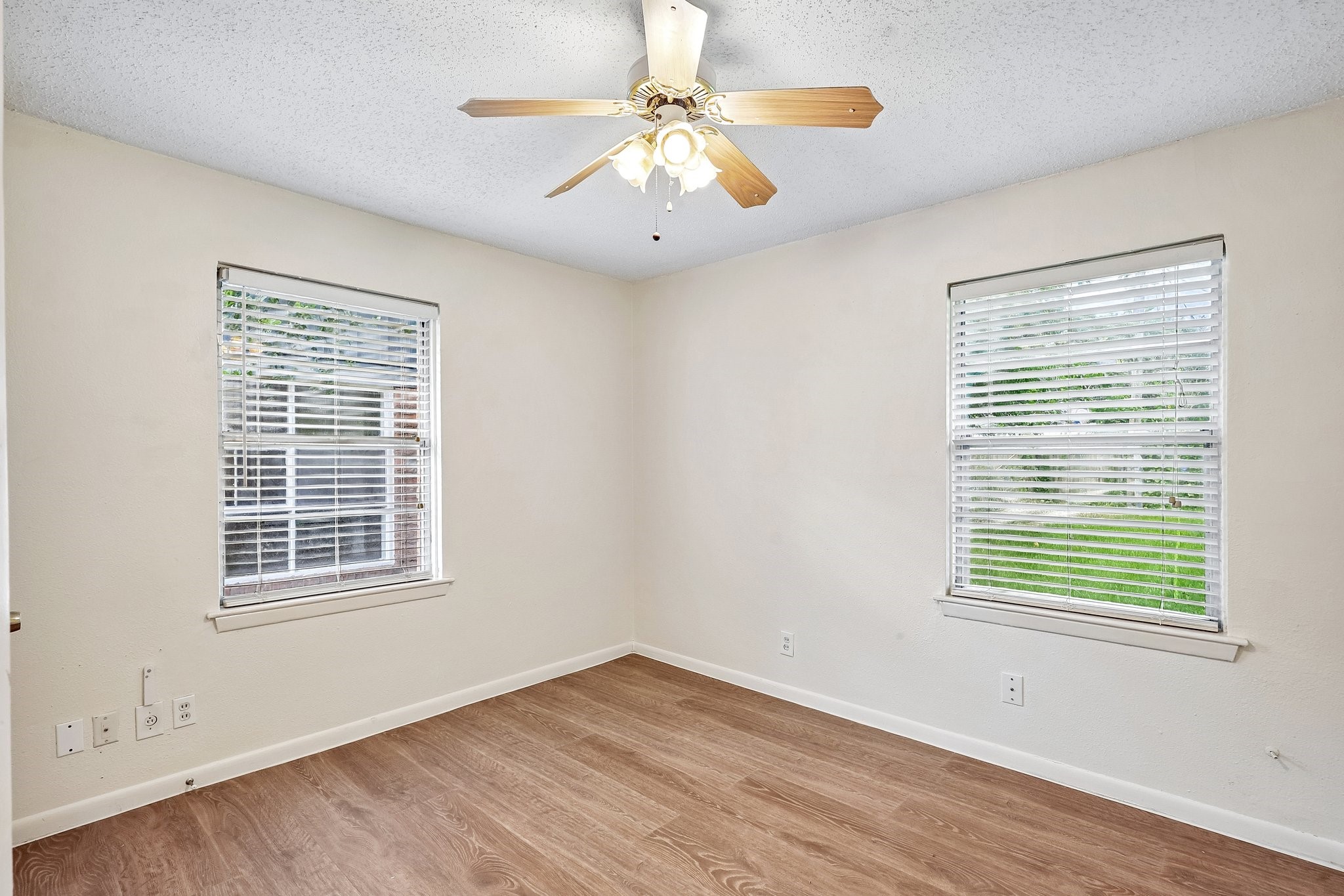 6401 Rowan Lane Property Photo 12