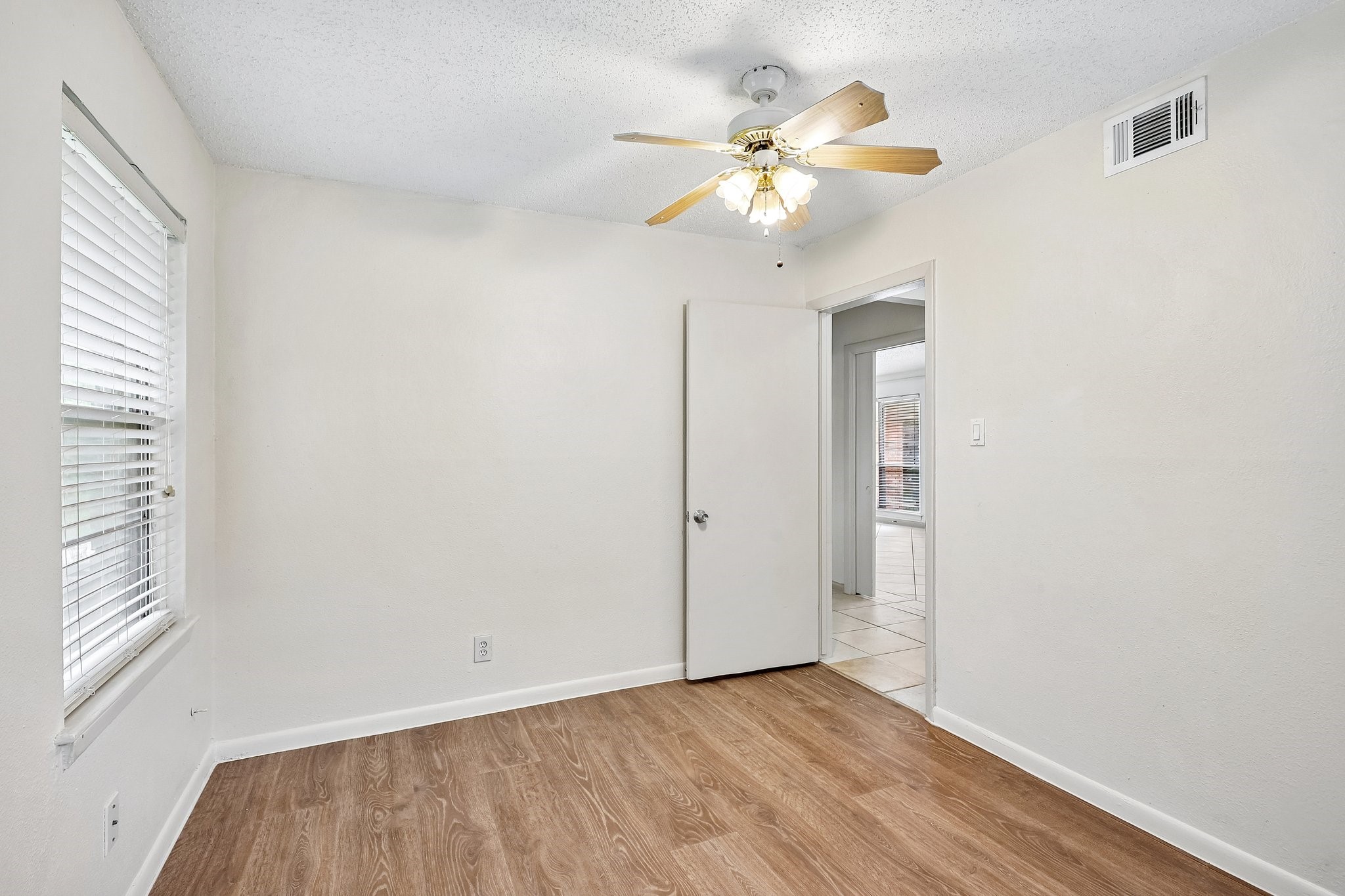 6401 Rowan Lane Property Photo 14