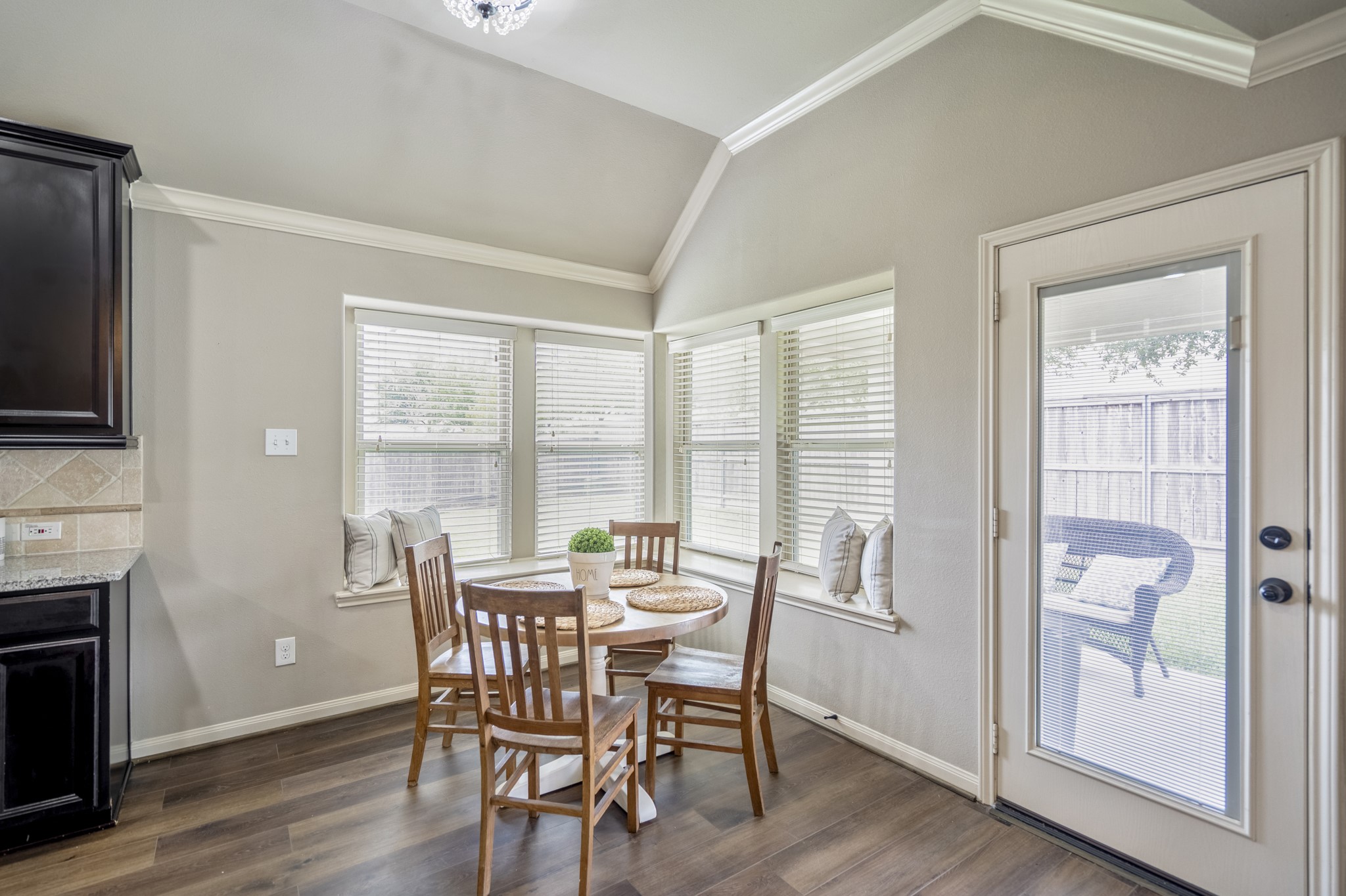 8914 Hummingbird Glen Court Property Photo 11