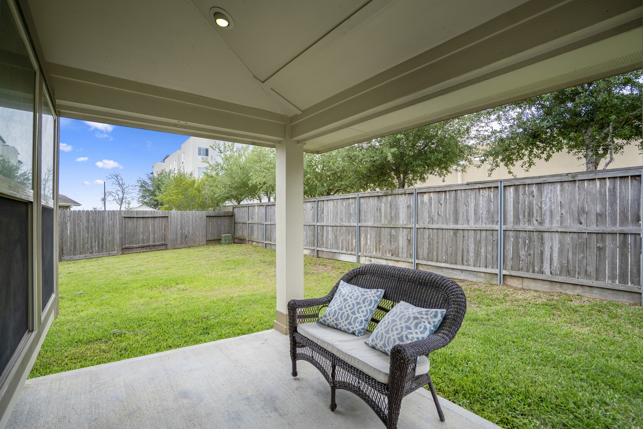 8914 Hummingbird Glen Court Property Photo 33
