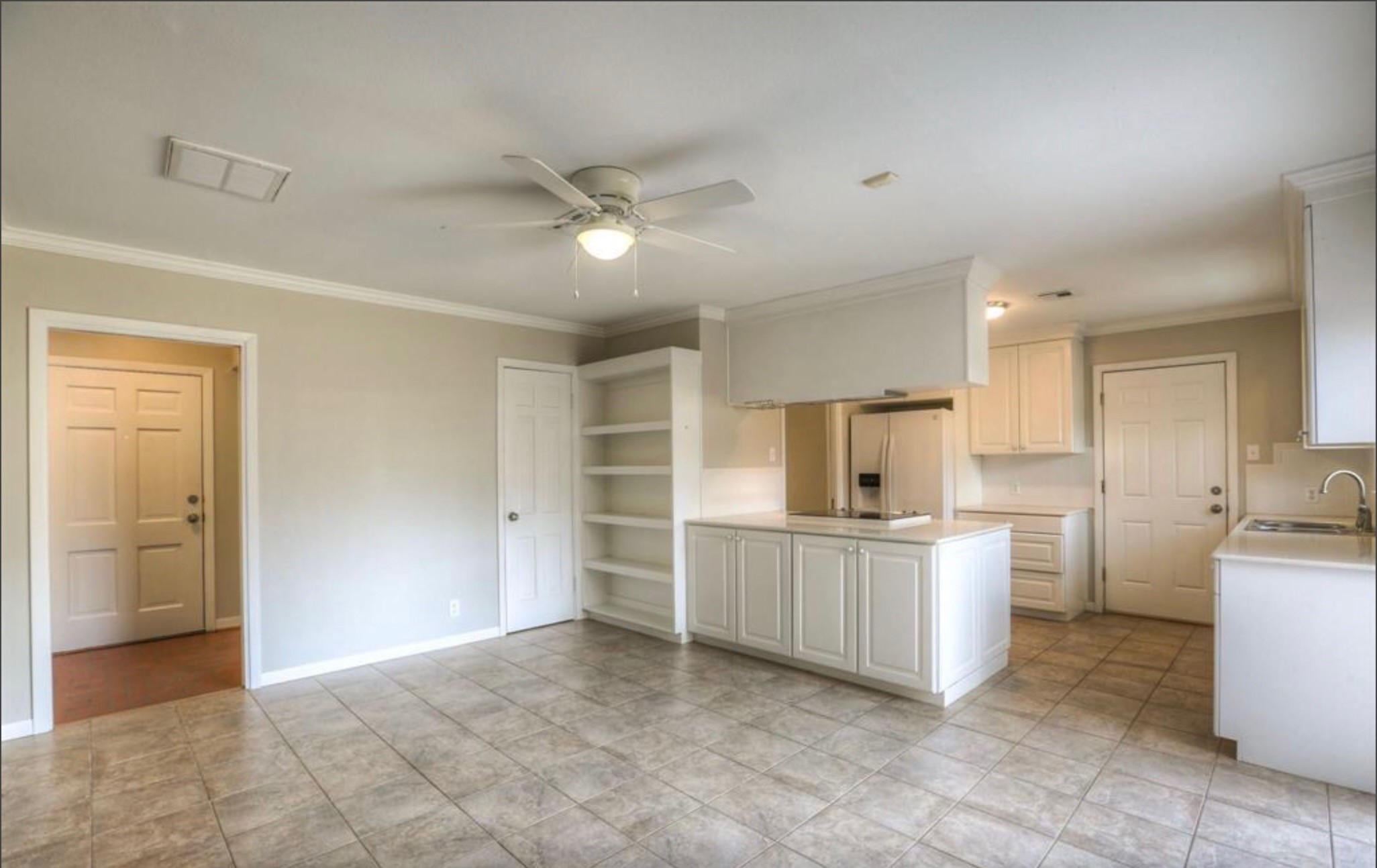 9802 Pine Lake Drive Drive Property Photo 6